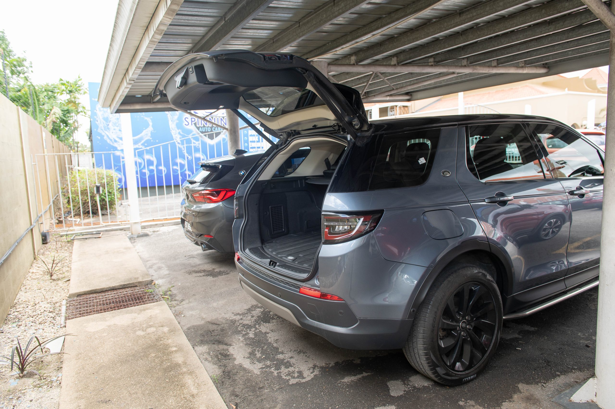 PEB Blue 2020 Land Rover DISCOVERY SPORT SE