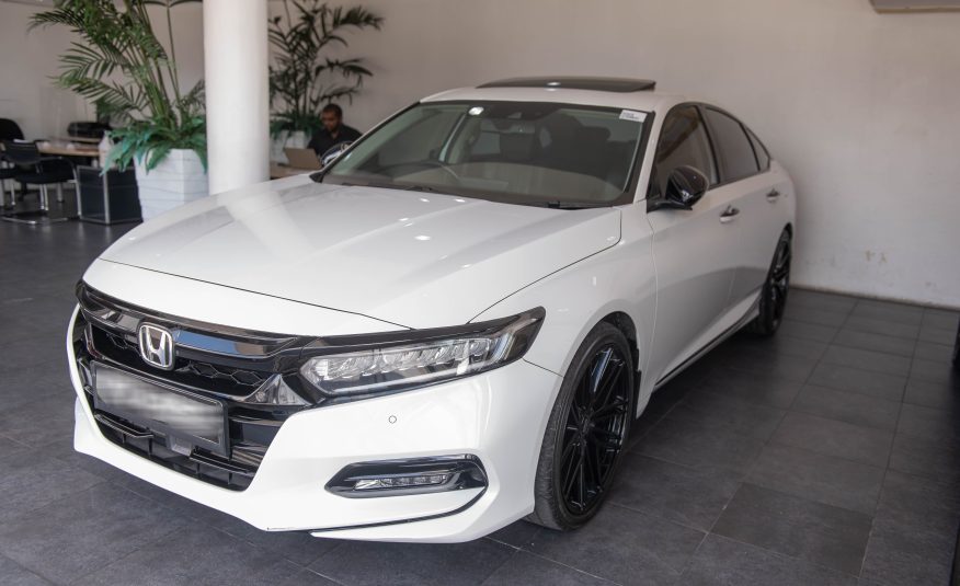 PDY 2019 WHITE HONDA ACCORD