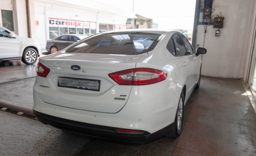 PDW FROZEN WHITE 2016 FORD FUSION