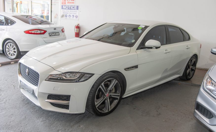 PDL 2016 WHITE JAGUAR XF R-SPORT