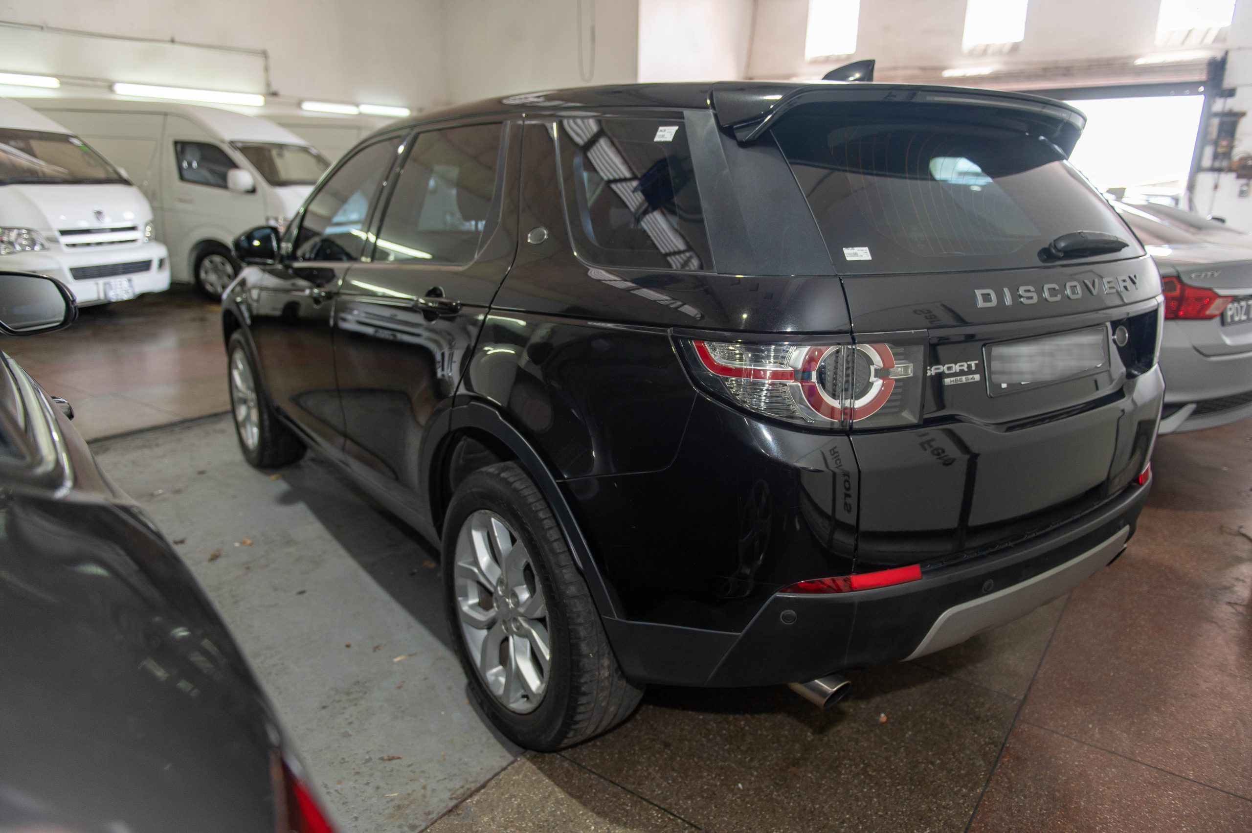 PDR SANTORINI BLACK 2017 LAND ROVER DISCOVERY SPORT HSE 2.0G