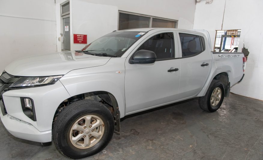 TDY WHITE DIAMOND 2020 MITSUBISHI L200