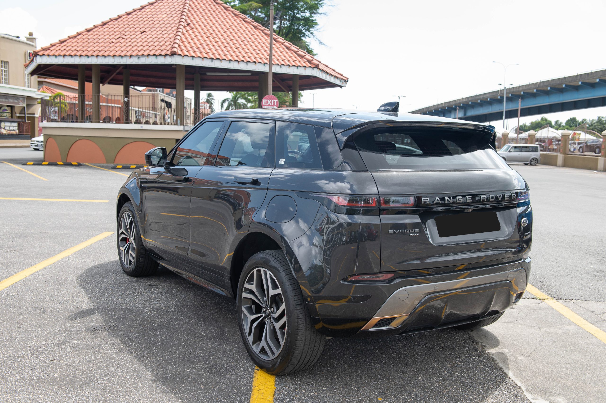 PEB 2021 RANGE ROVER EVOQUE R-DYNAMIC SE