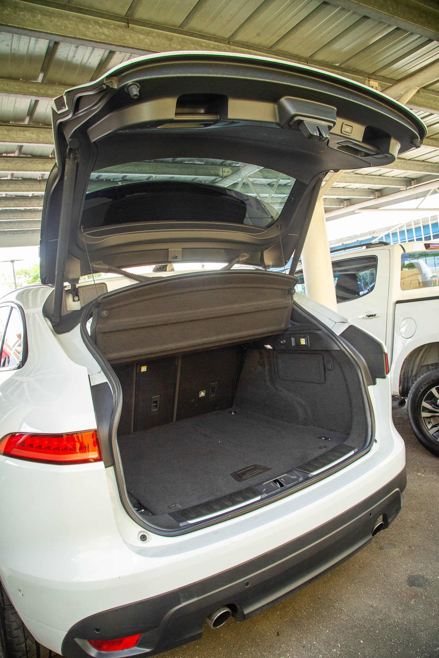 PDY 2020 White Jaguar F-PACE Chequered Flag