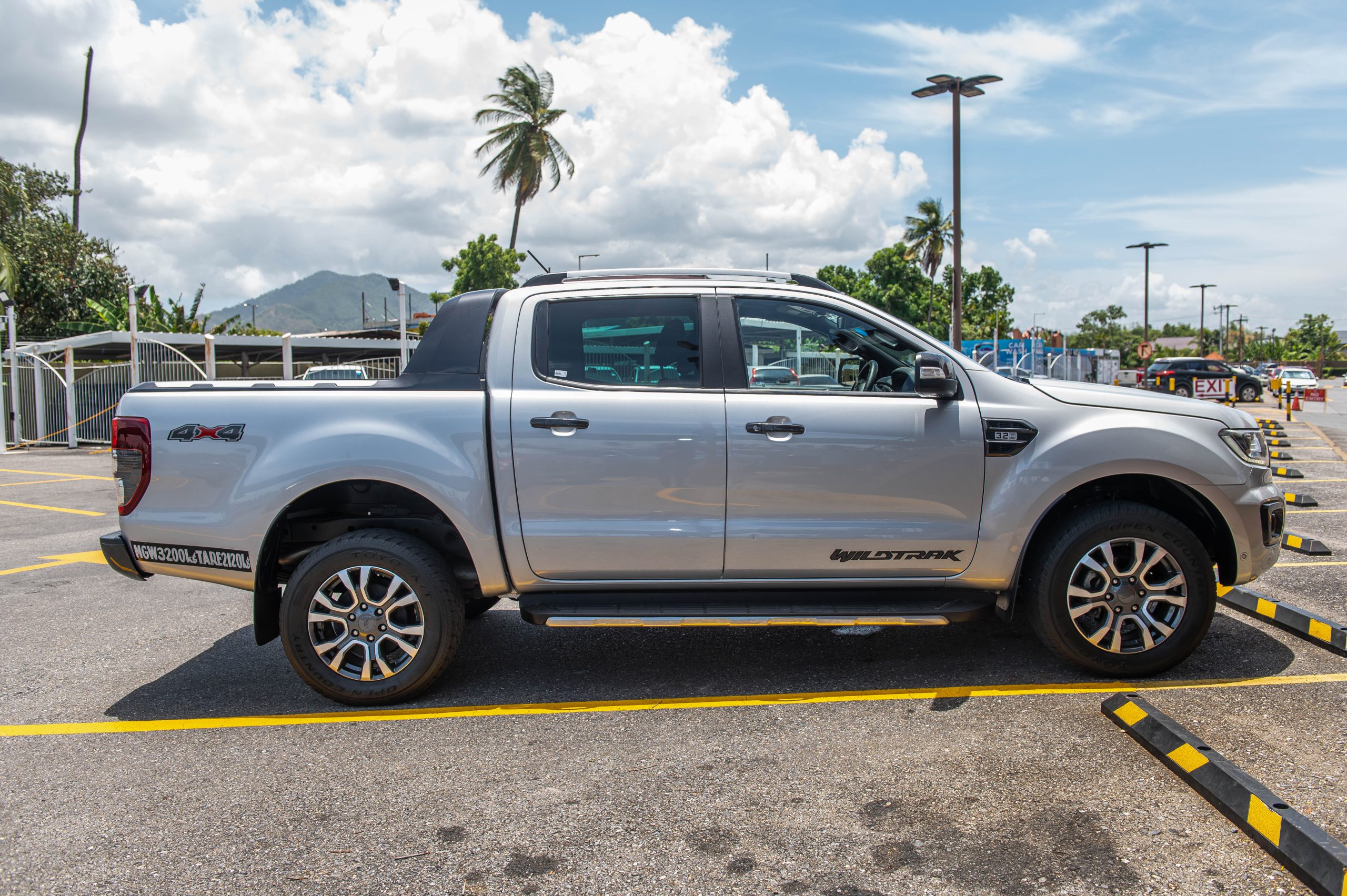 TEA 2020 Silver Ford Wildtrak 4×4