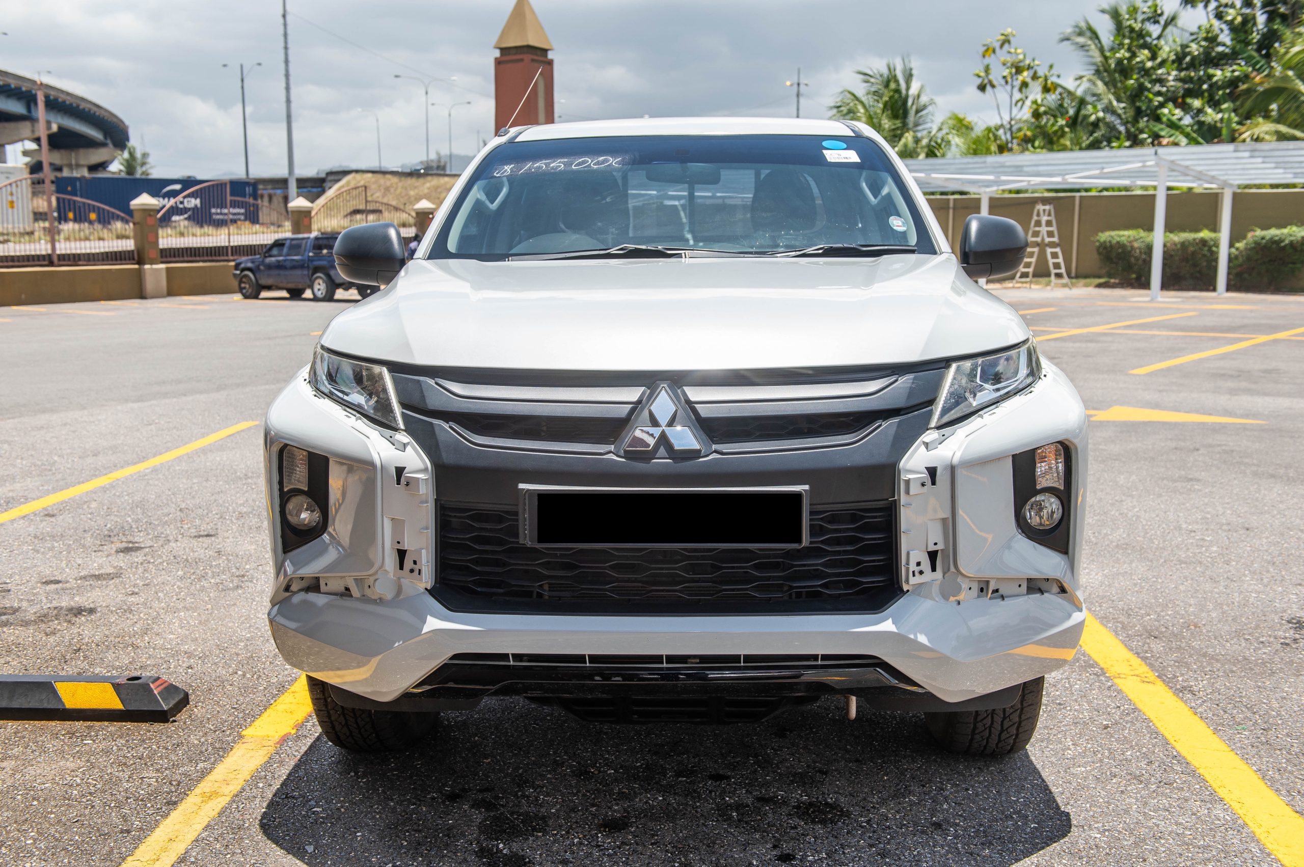 TDY 2020 White Mitsubishi L200
