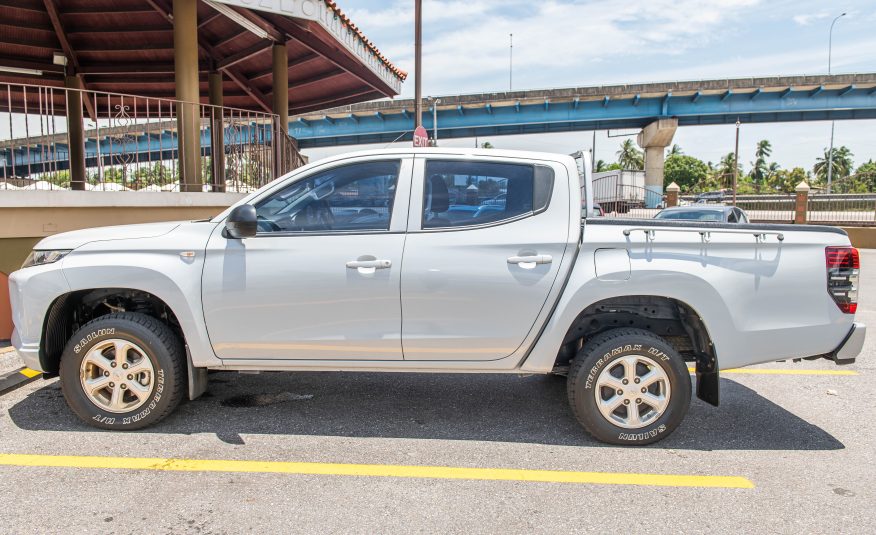 TDY 2020 White	Mitsubishi L200