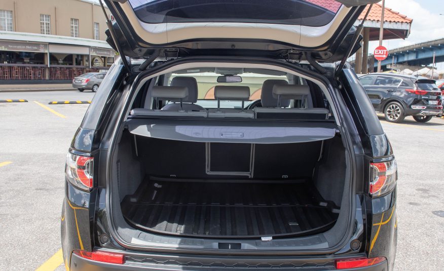 PDM 2016 Black Ford Discovery Sport SE
