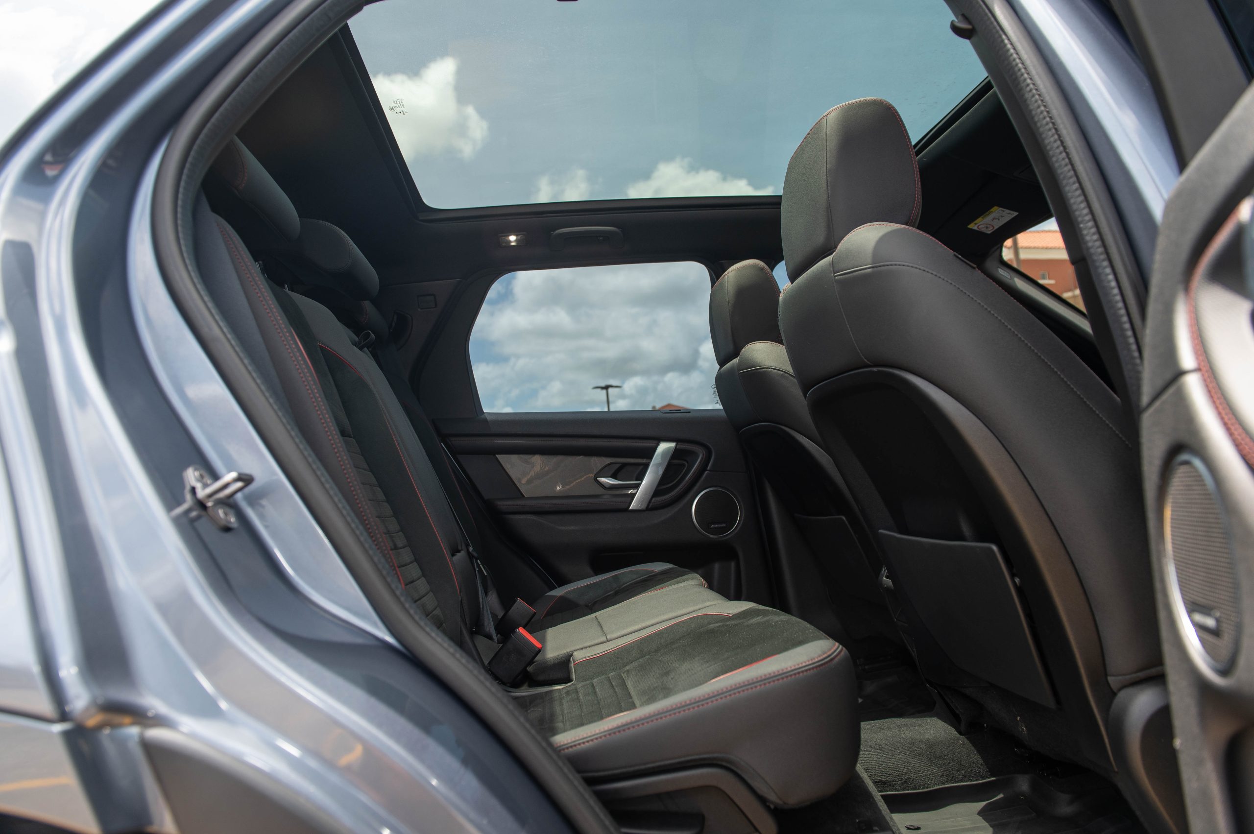 PDY 2019 Blue Land Rover Discovery Sport R-Dynamic SE