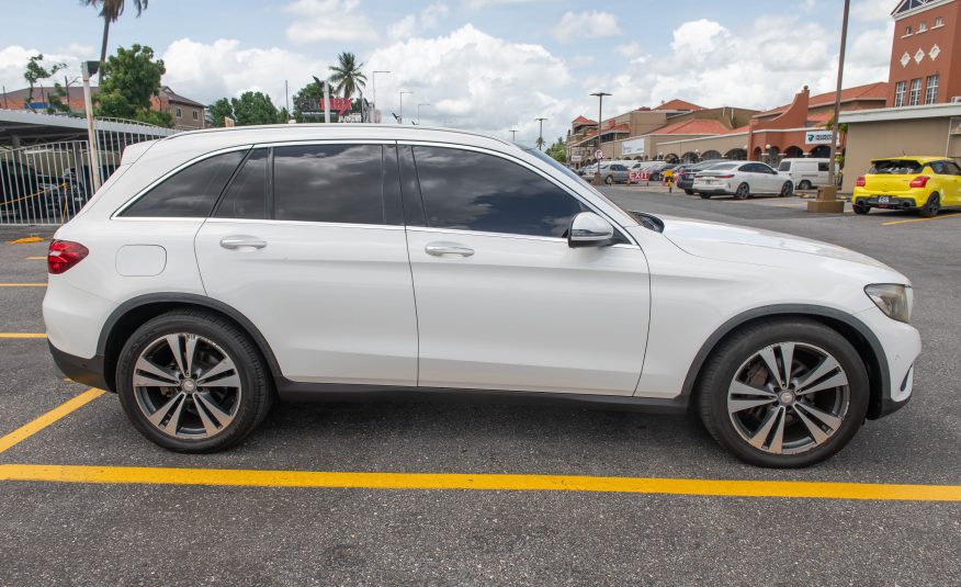 PDM 2015 Mercedes GLC 250