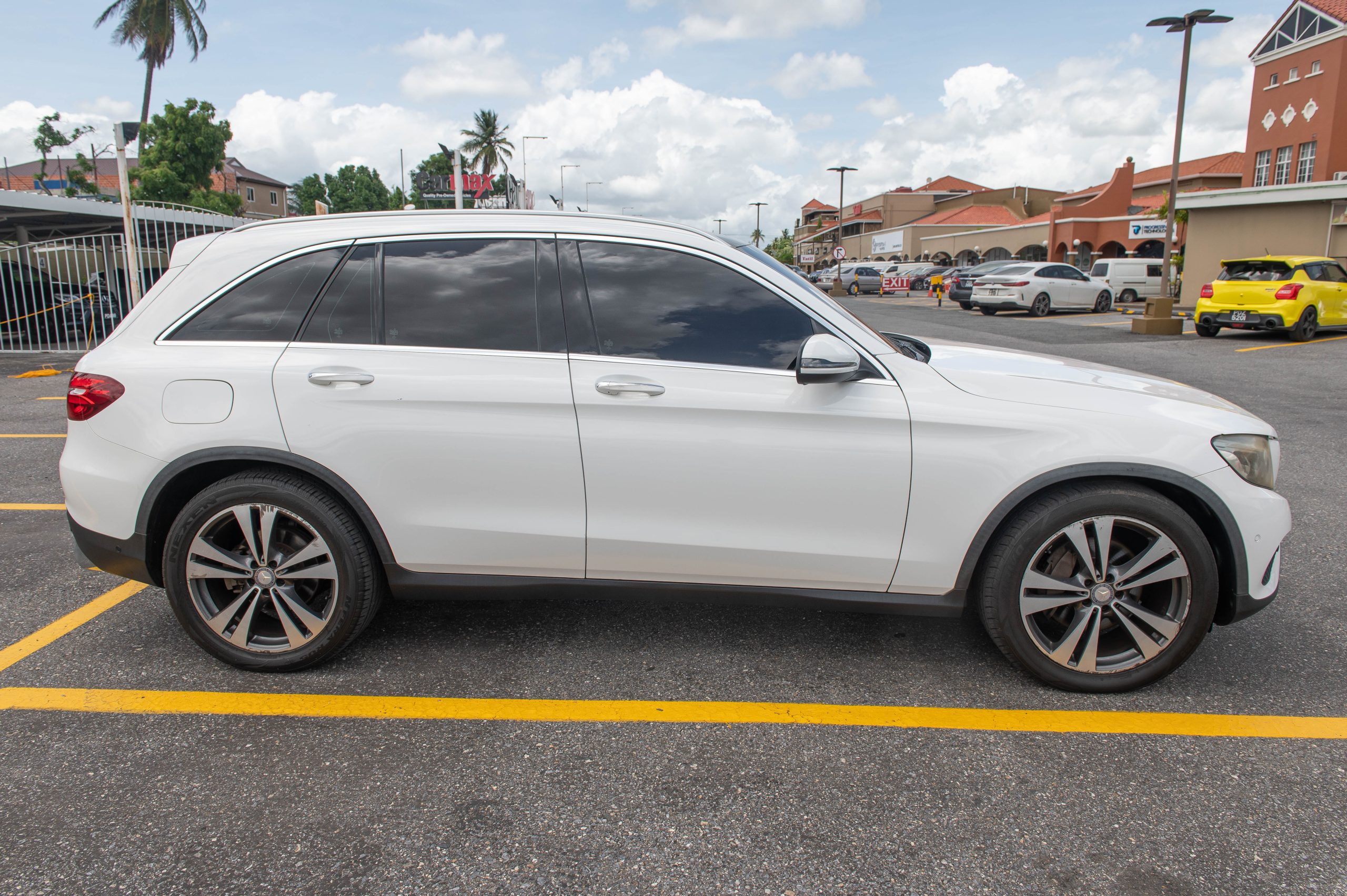 PDM 2015 Mercedes GLC 250