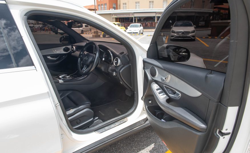 PDM 2015 Mercedes GLC 250