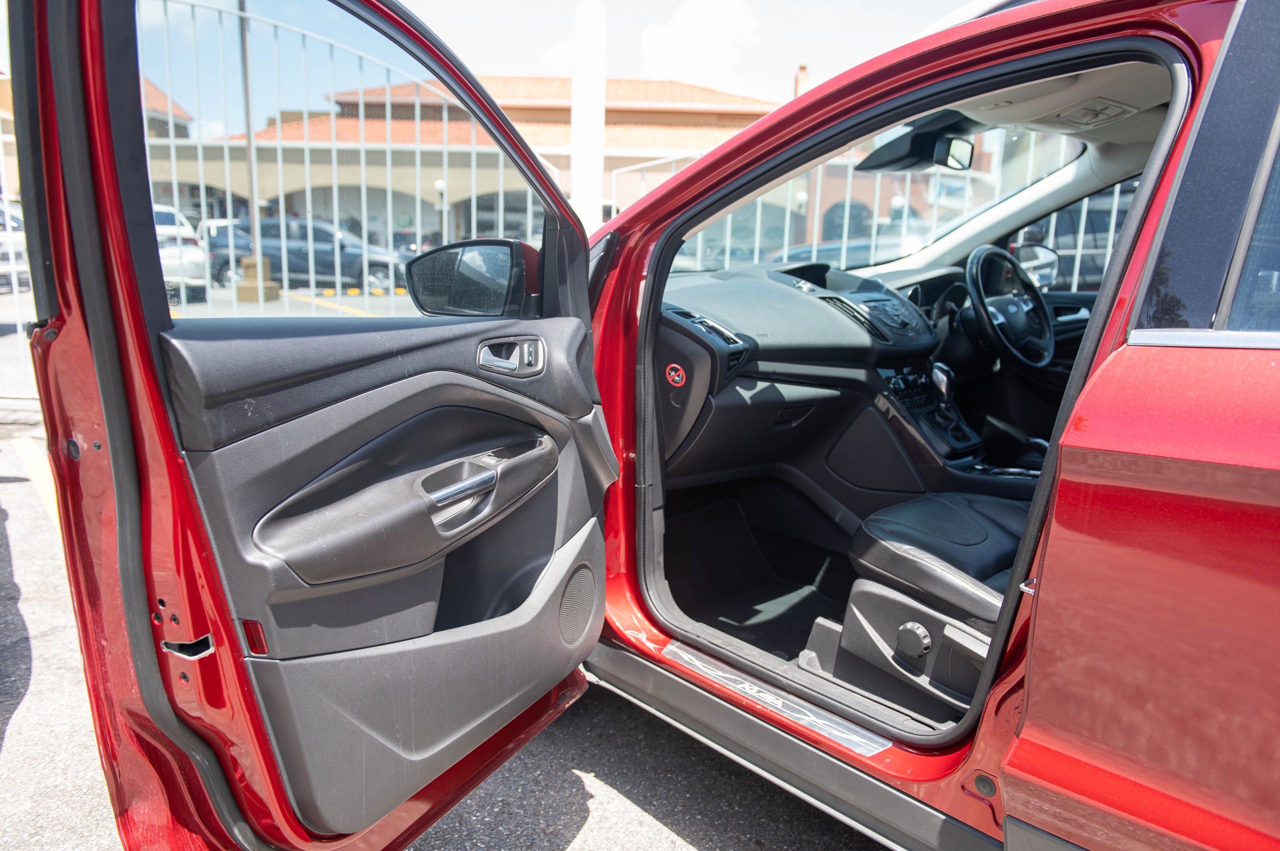 PDM 2016 Red Ford Kuga Titanium
