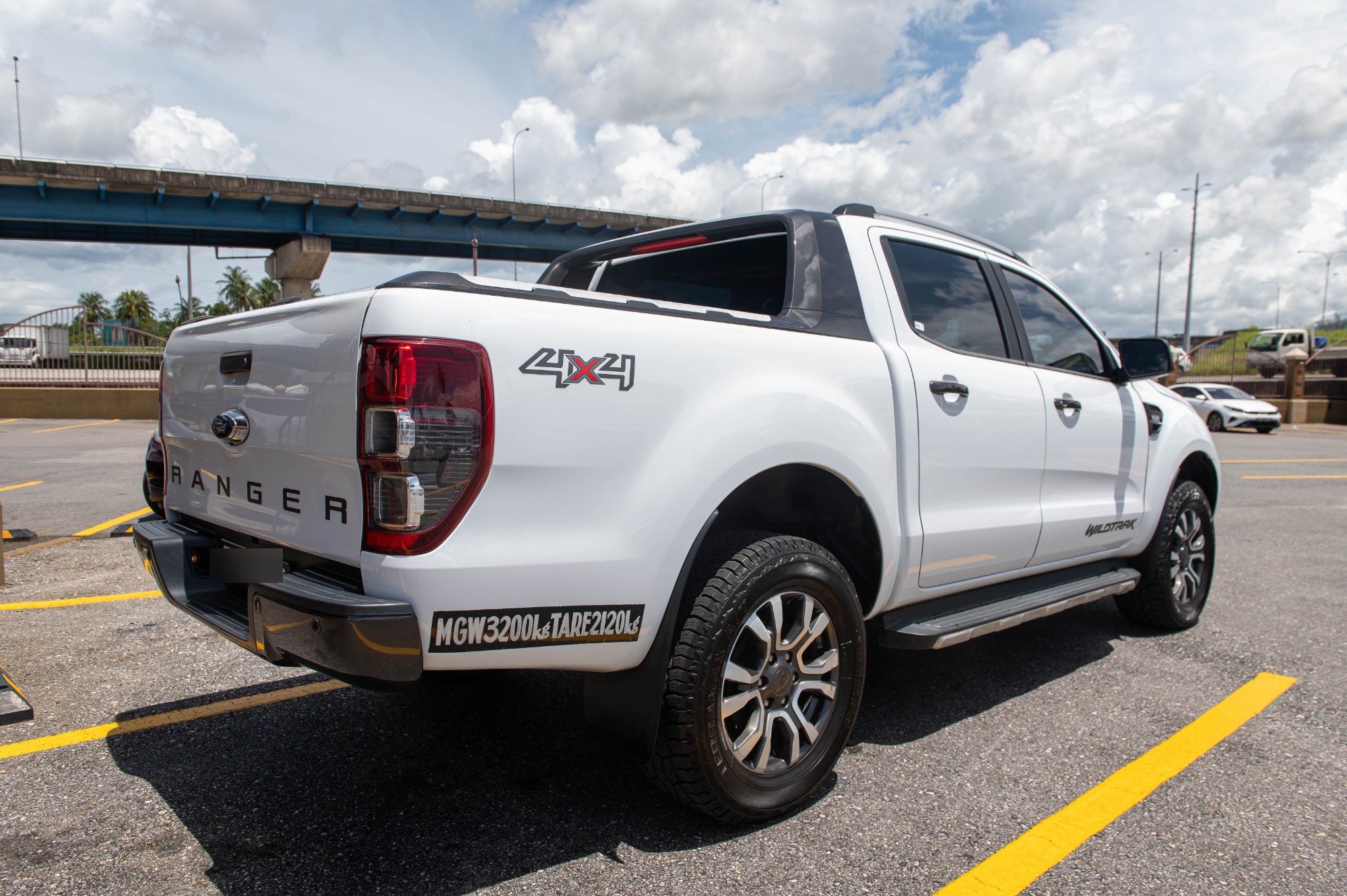 TDW 2019 White Ford Wildtrak
