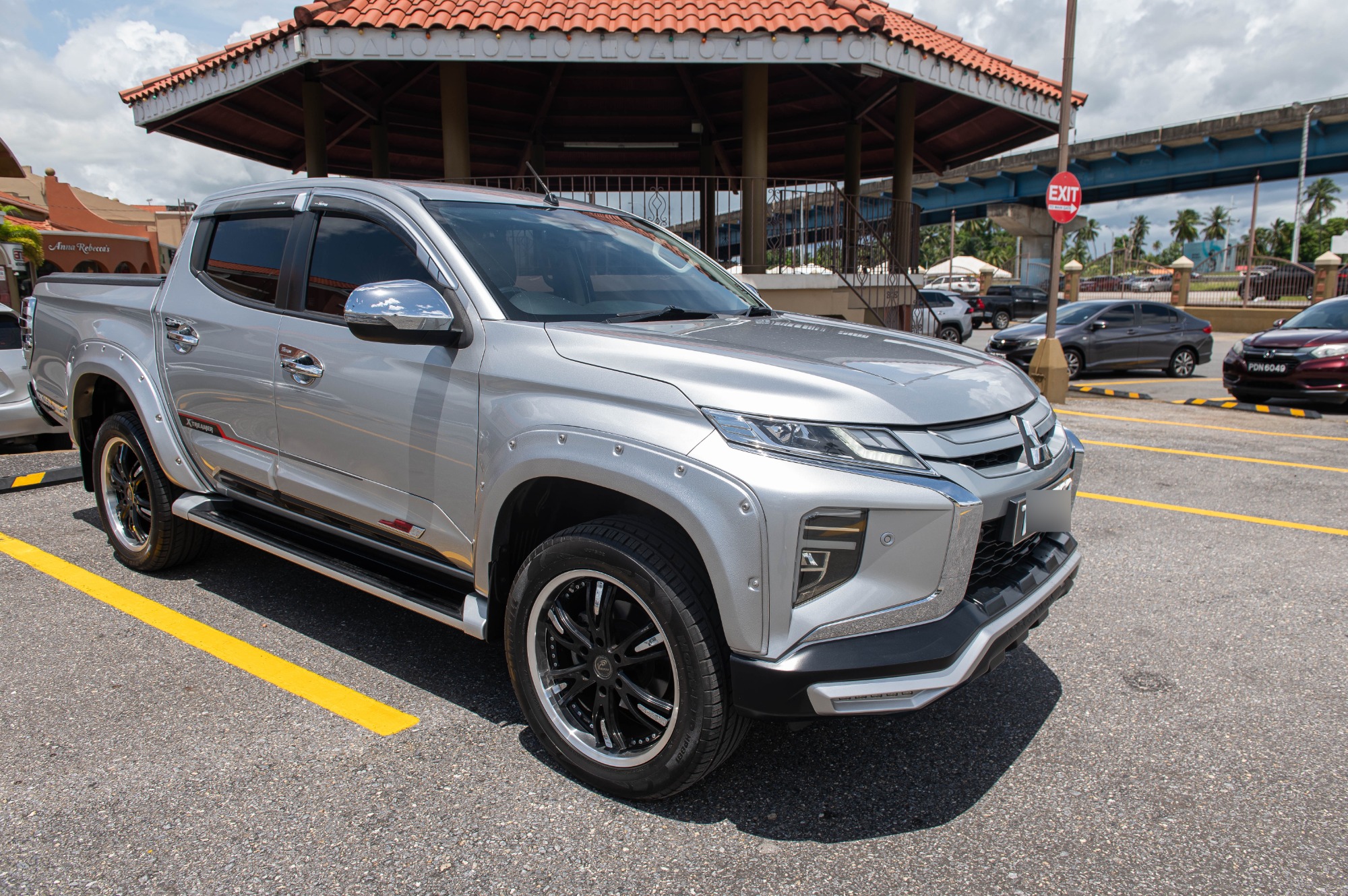 TEB 2021 Silver Mitsubishi Sportero