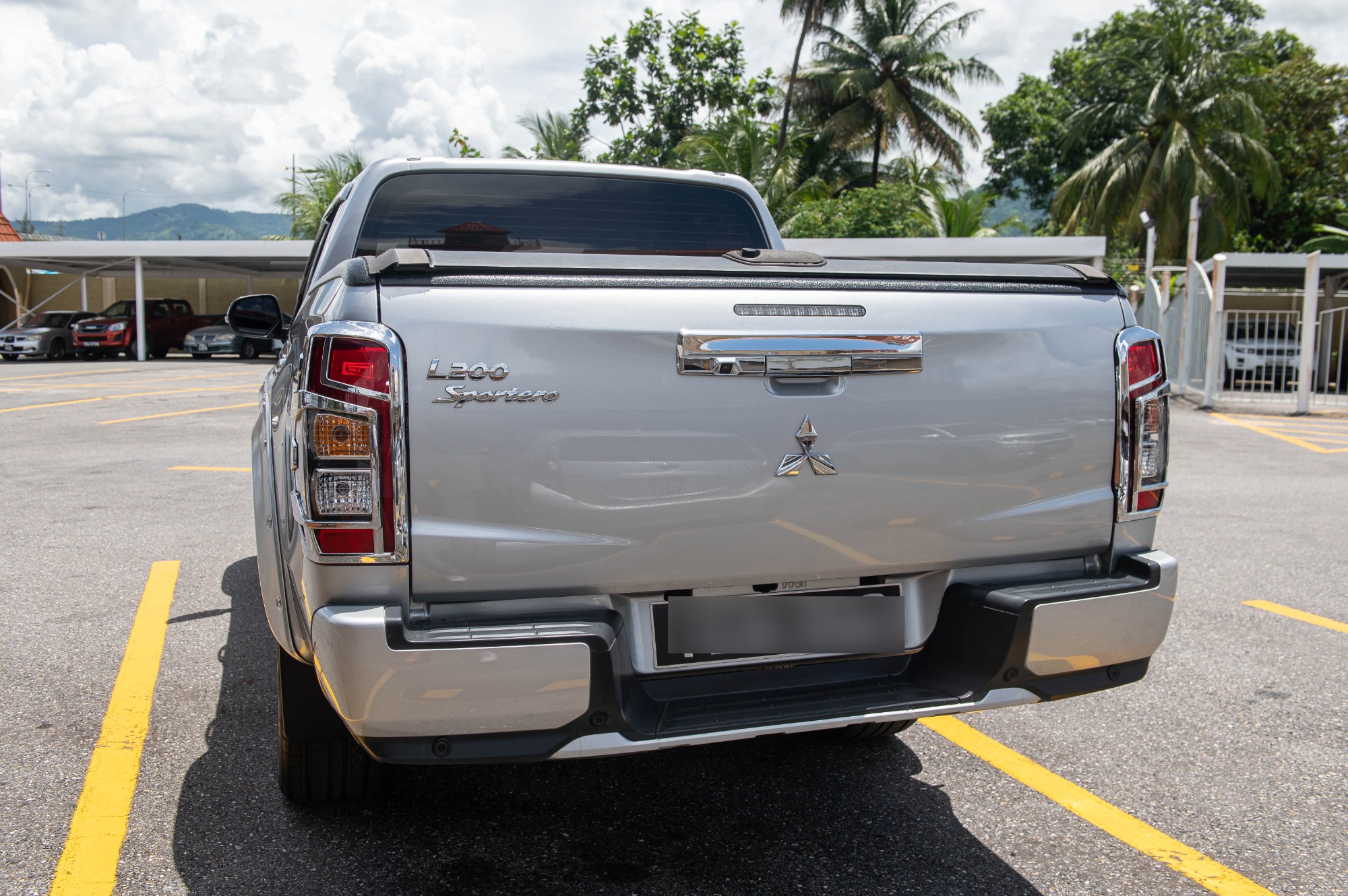 TEB 2021 Silver Mitsubishi Sportero