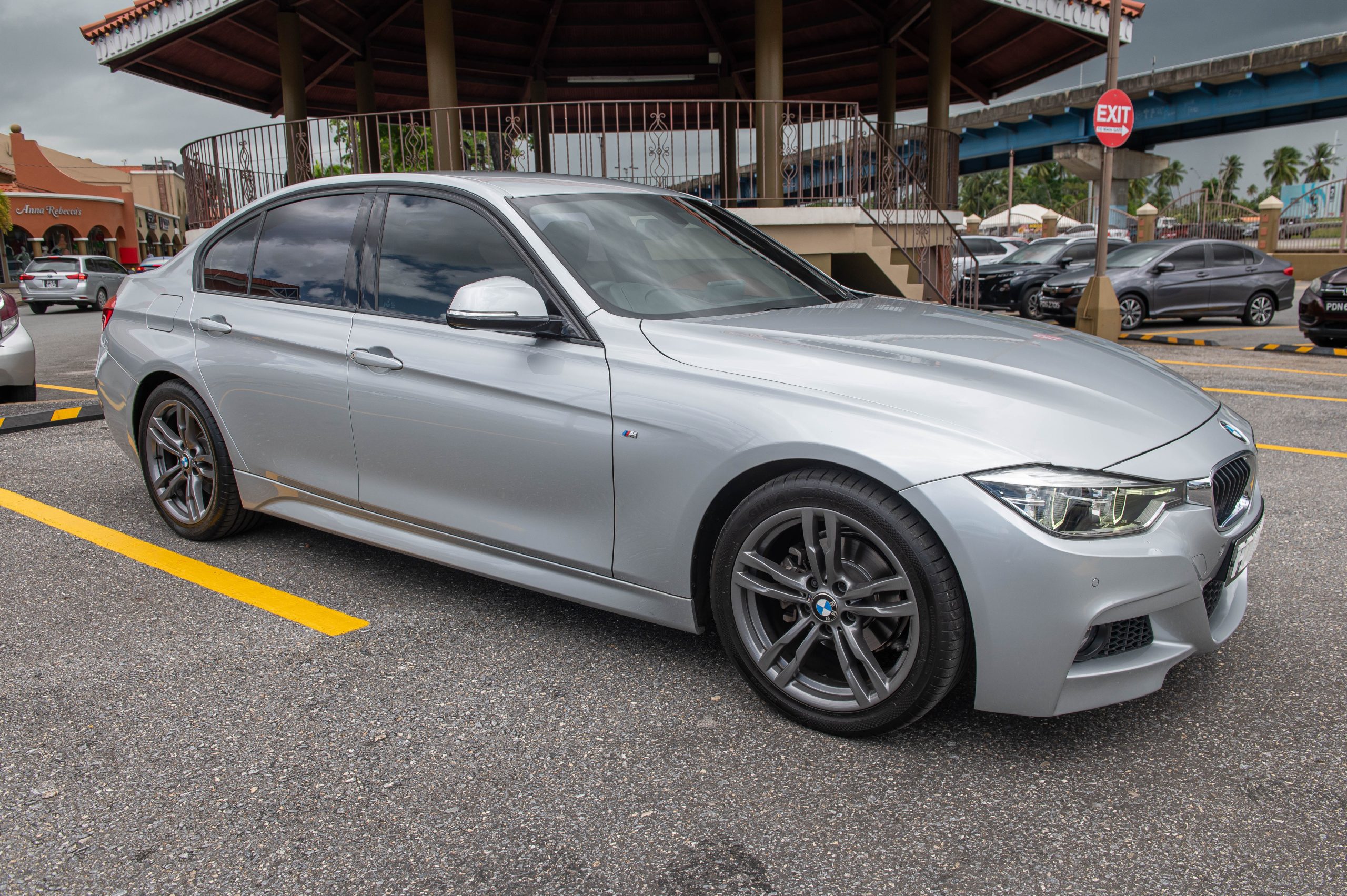 PDW 2018 Silver BMW 318i