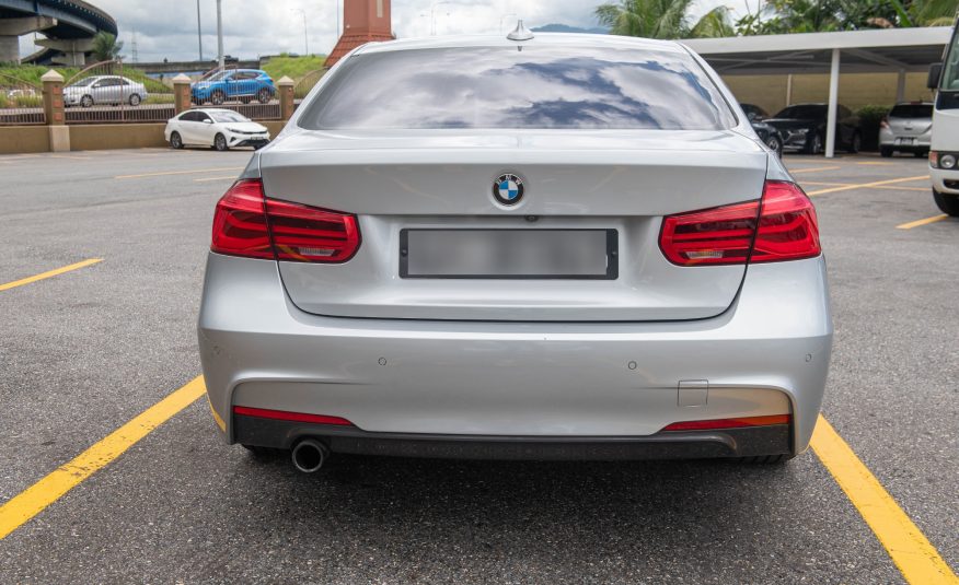 PDW 2018 Silver BMW 318i