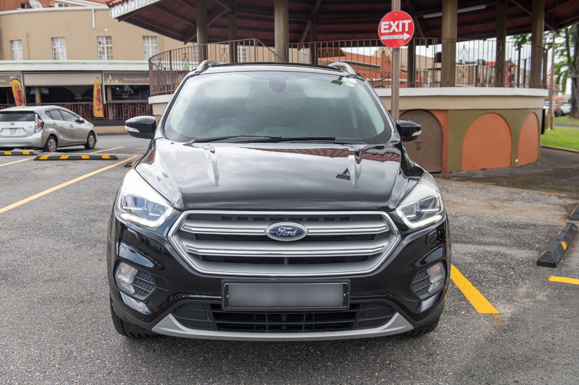 PDW 2019 Black Ford Kuga Titanium