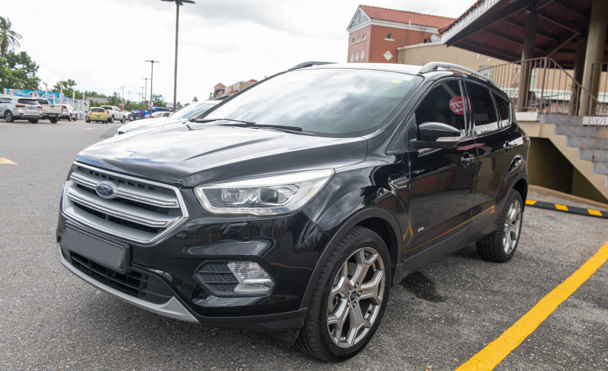 PDW 2019 Black Ford Kuga Titanium