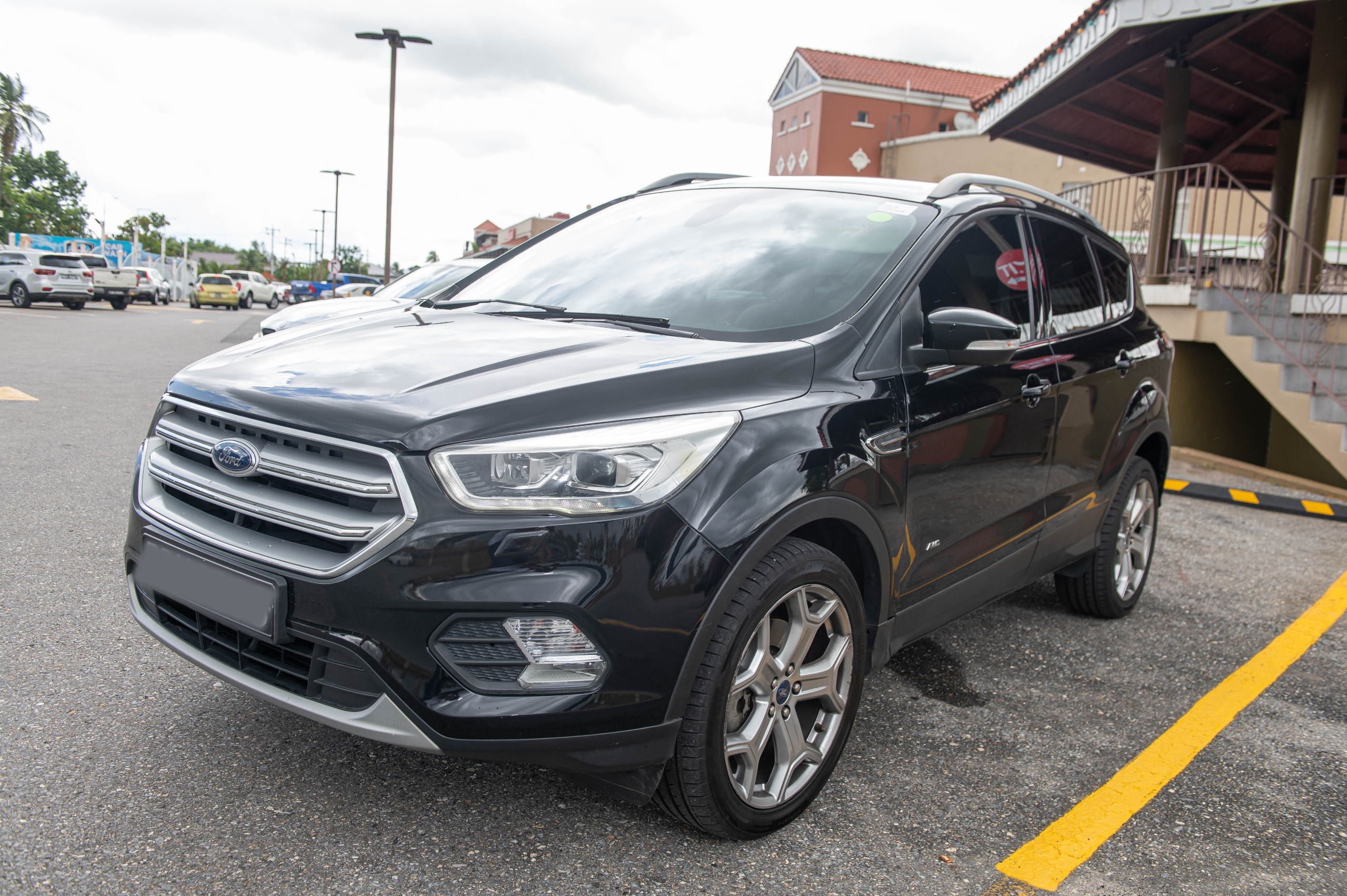 PDW 2019 Black Ford Kuga Titanium