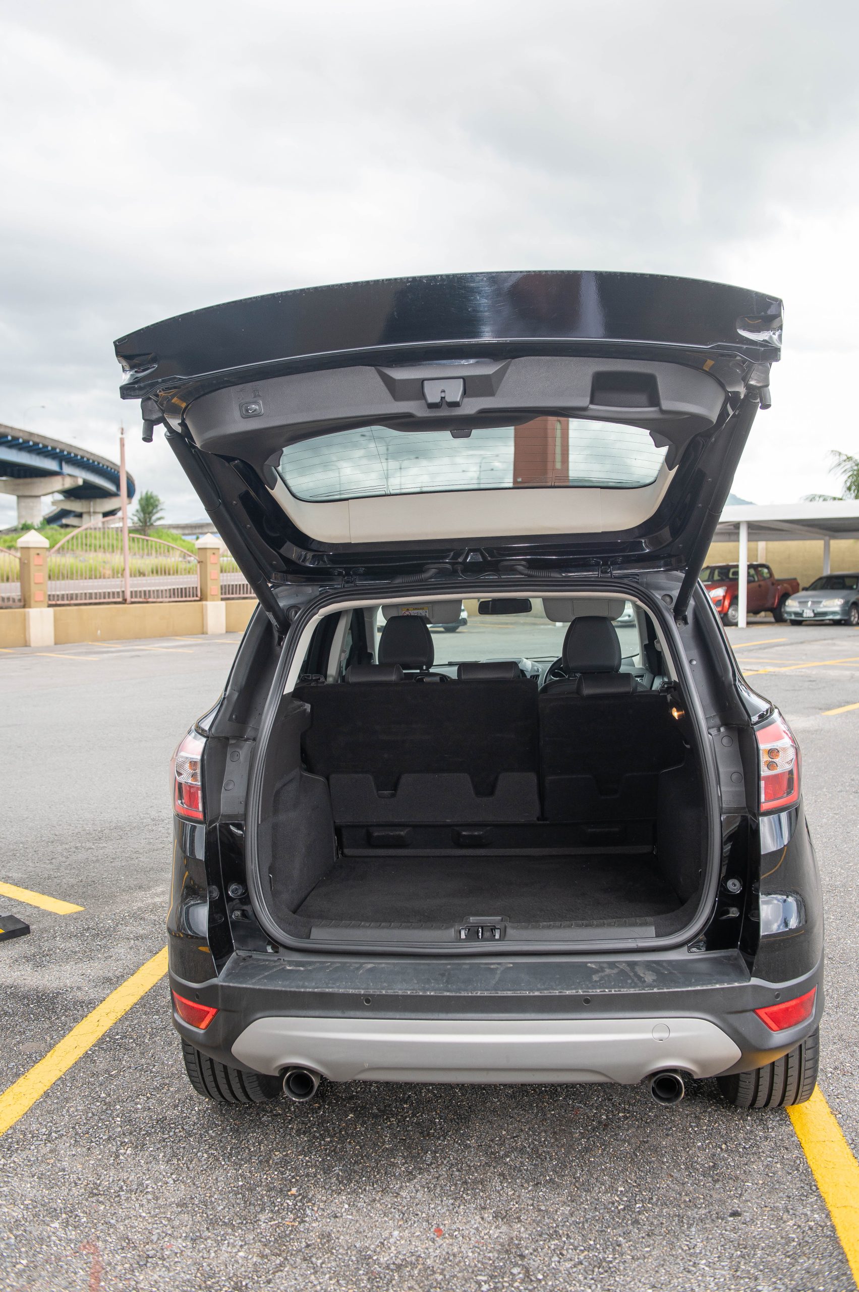 PDW 2019 Black Ford Kuga Titanium