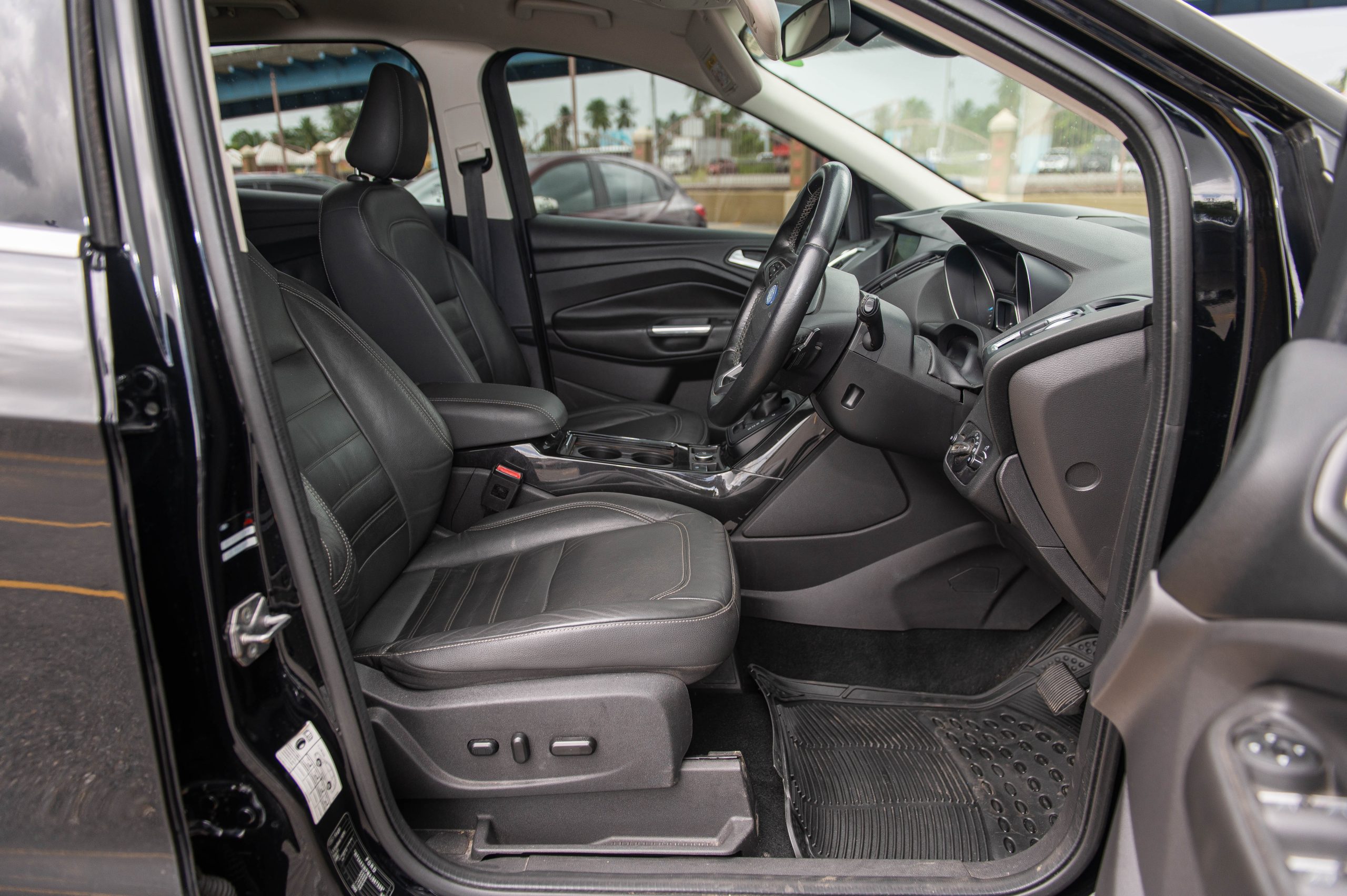 PDW 2019 Black Ford Kuga Titanium