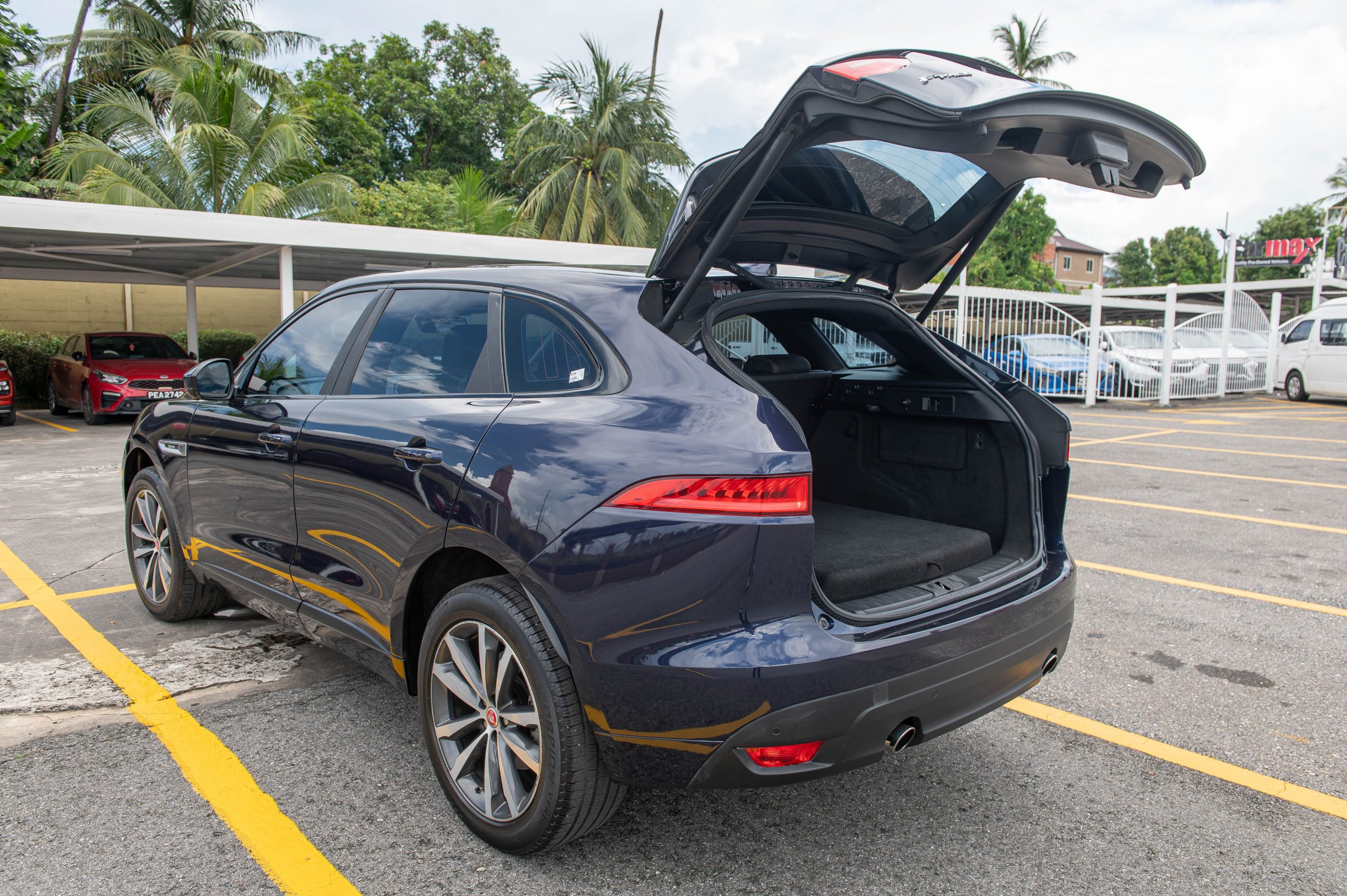 PDT 2018 Blue Jaguar F-PACE