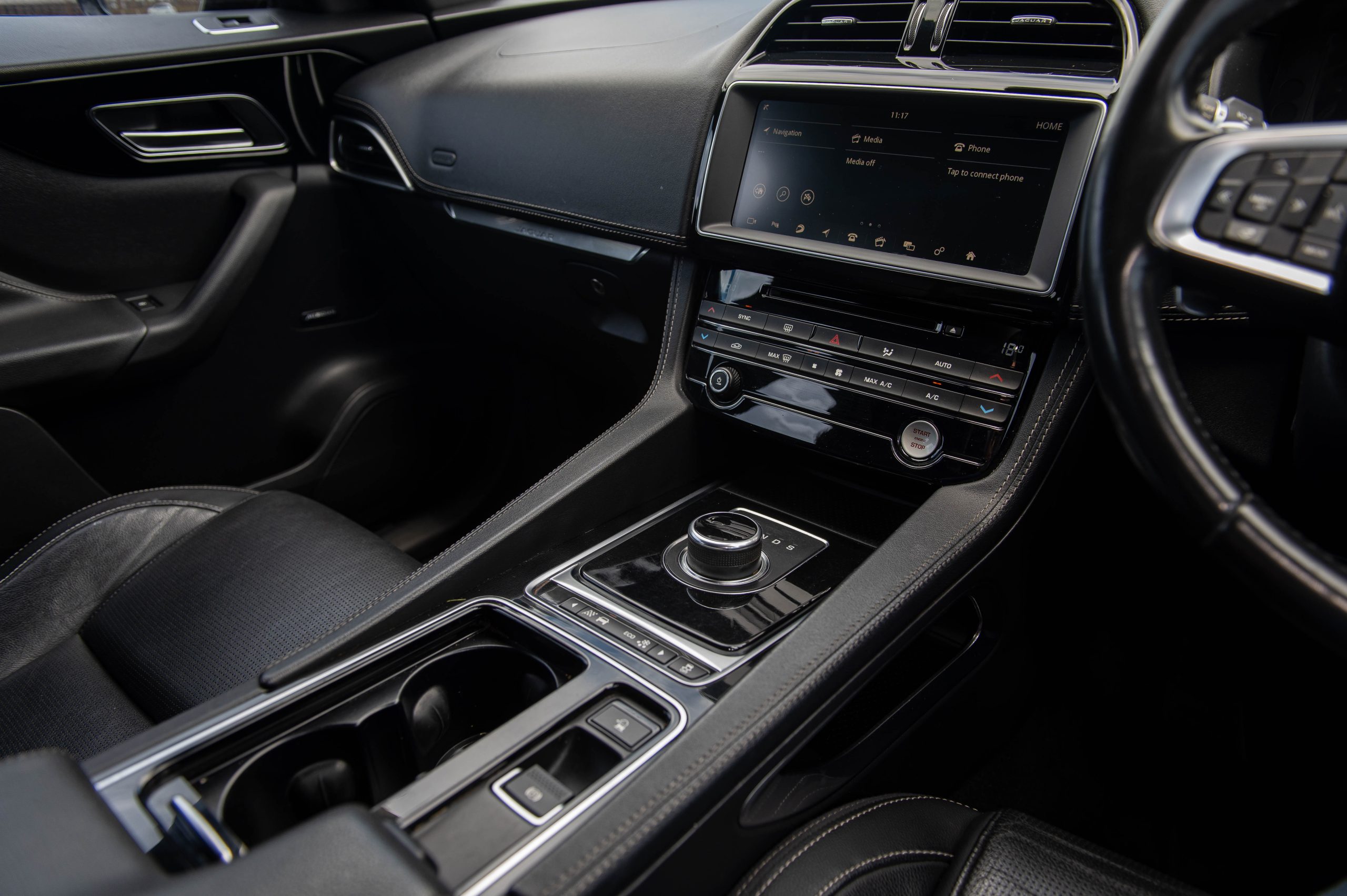 PDT 2018 Blue Jaguar F-PACE