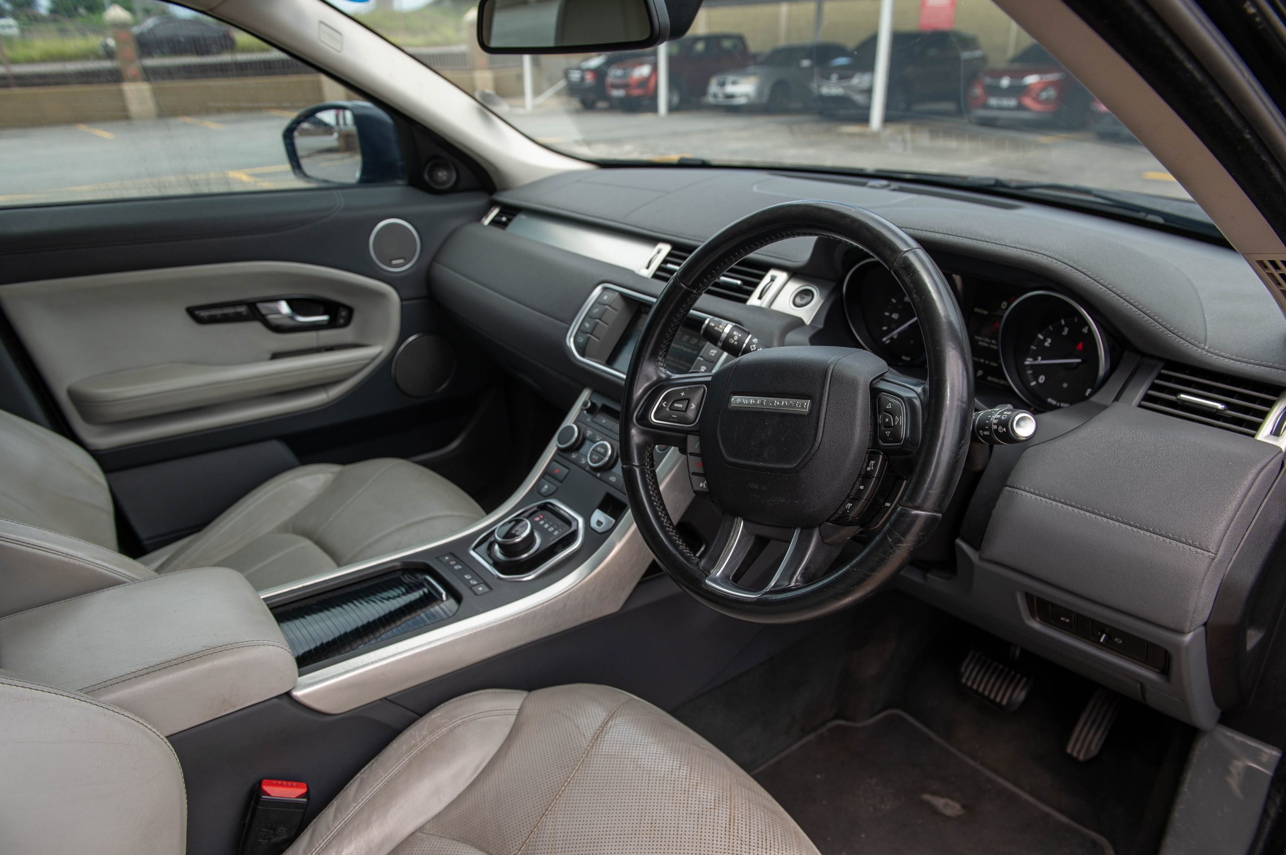 PDK 2016 Black Range Rover EVOQUE 2.0 G