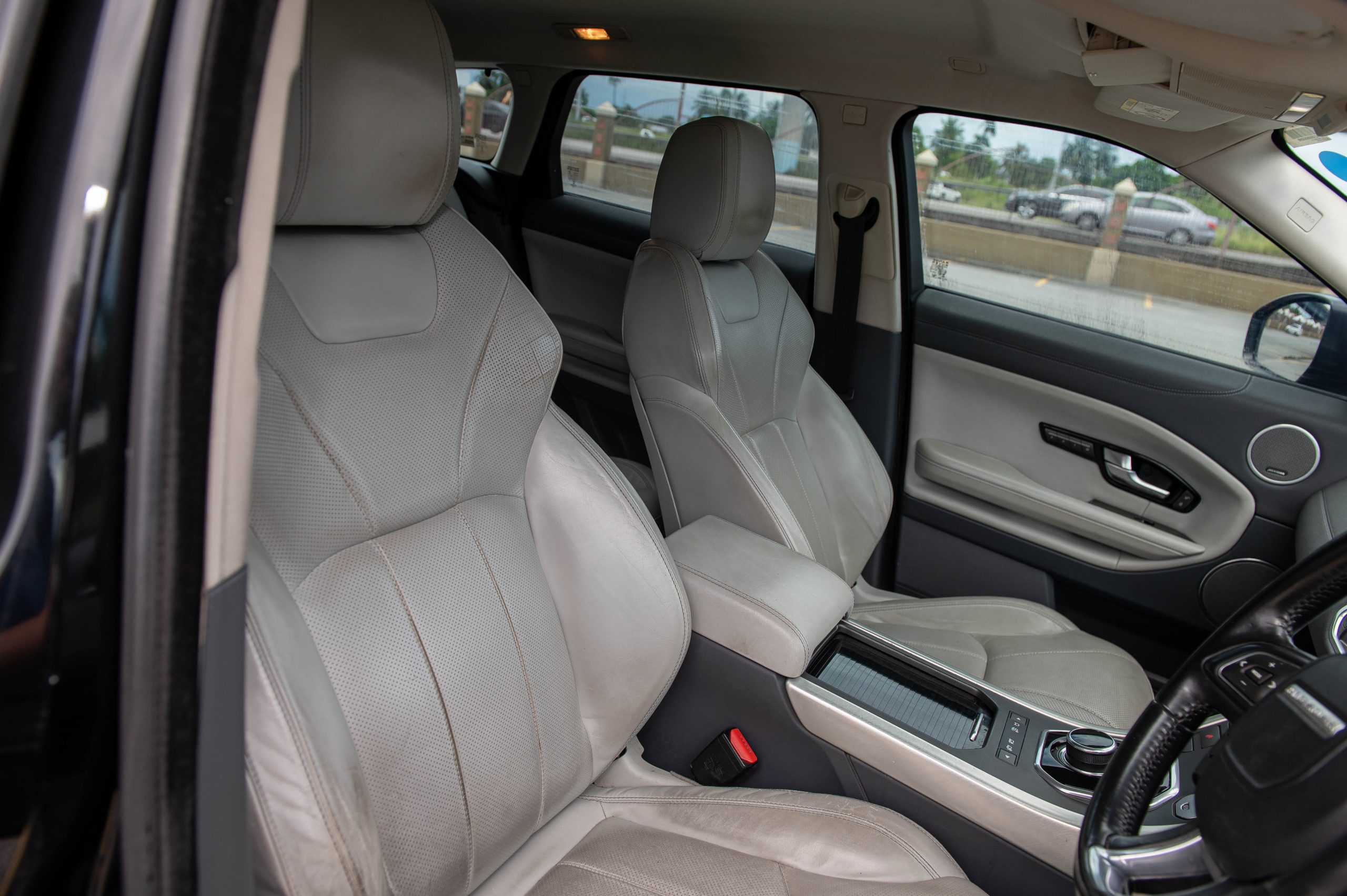 PDK 2016 Black Range Rover EVOQUE 2.0 G