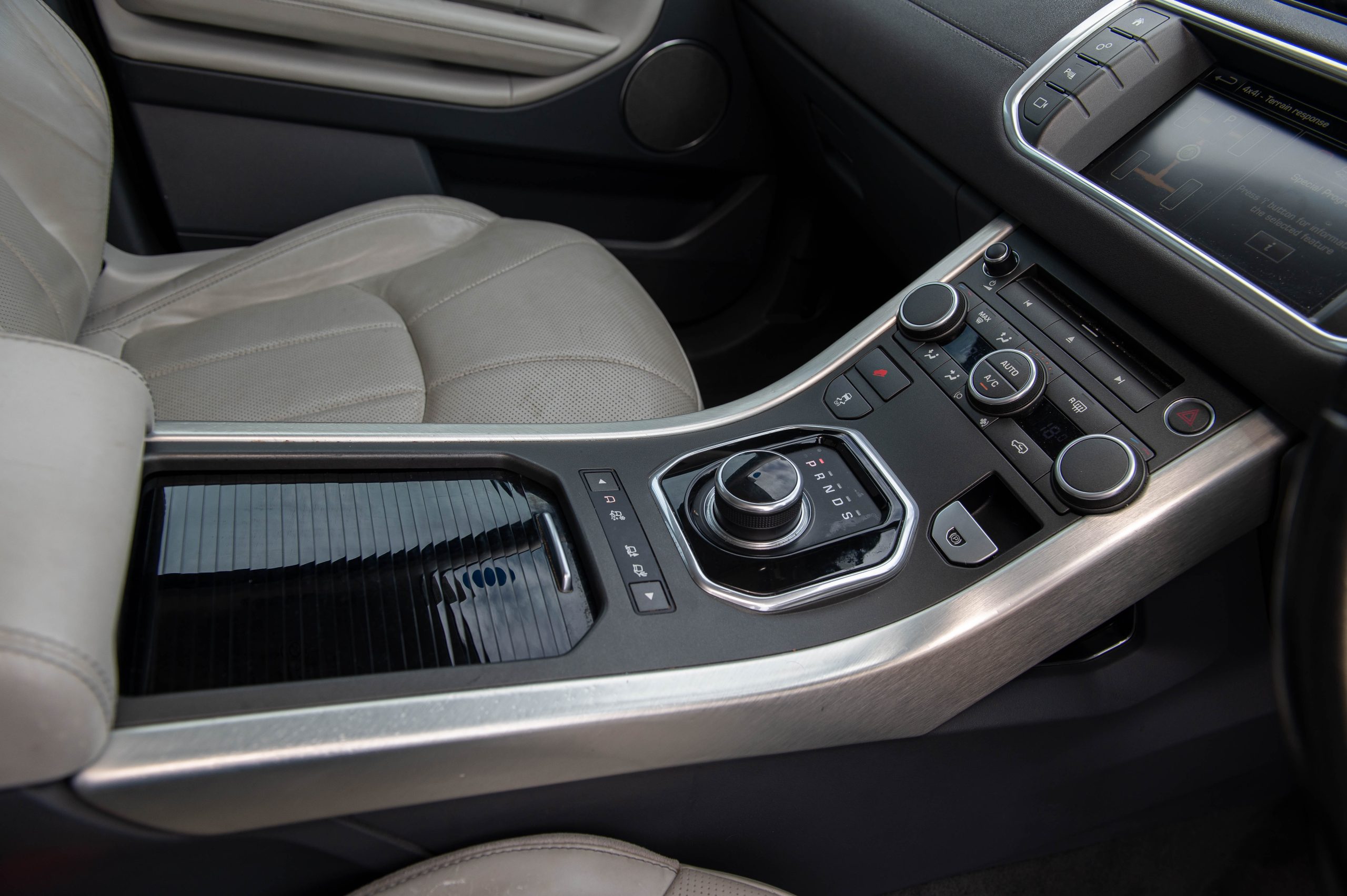 PDK 2016 Black Range Rover EVOQUE 2.0 G