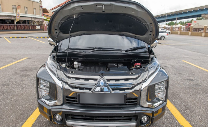 PEC 2022 Grey Mitsubishi Xpander Cross