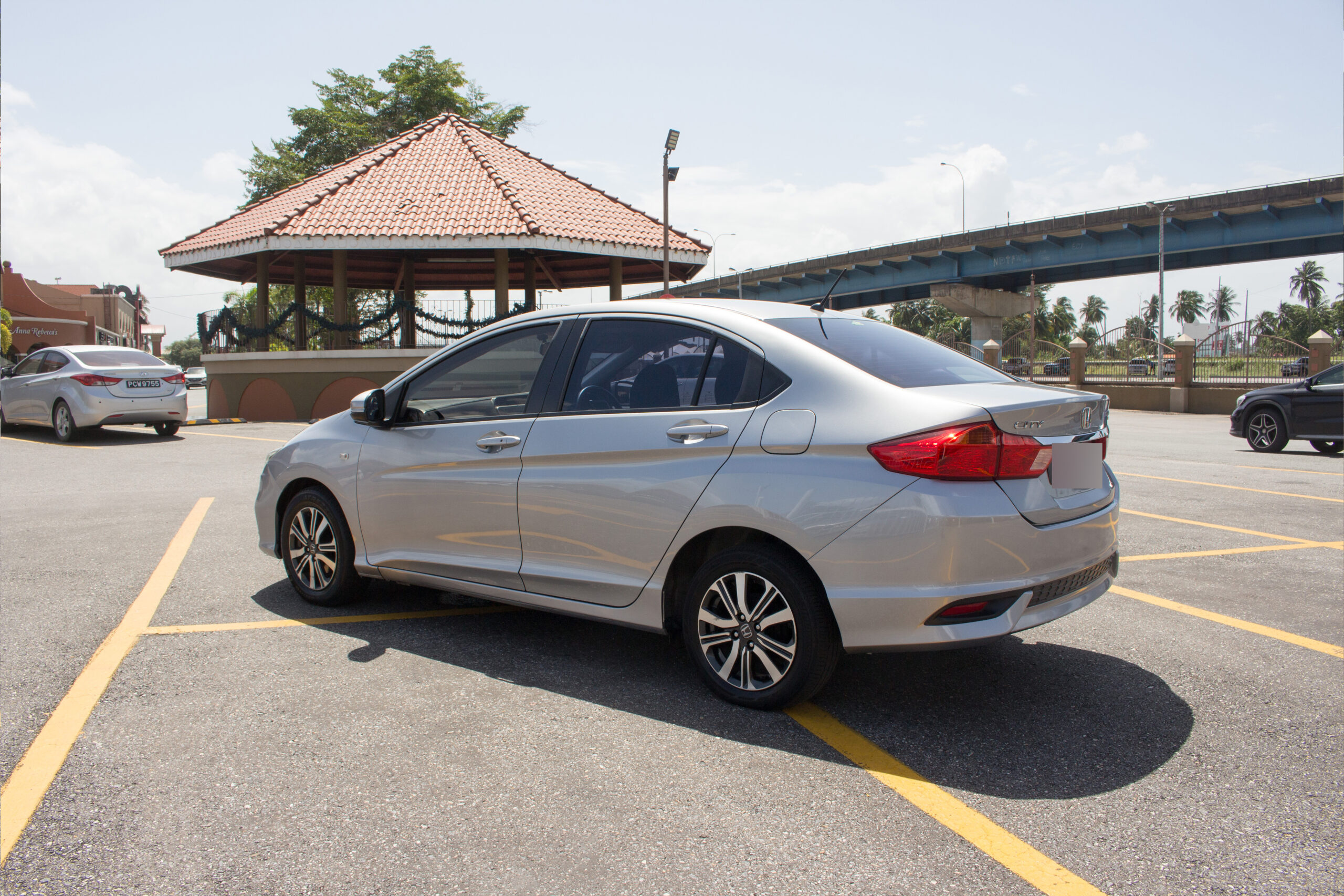 PEB 2021 Silver Honda City CNG