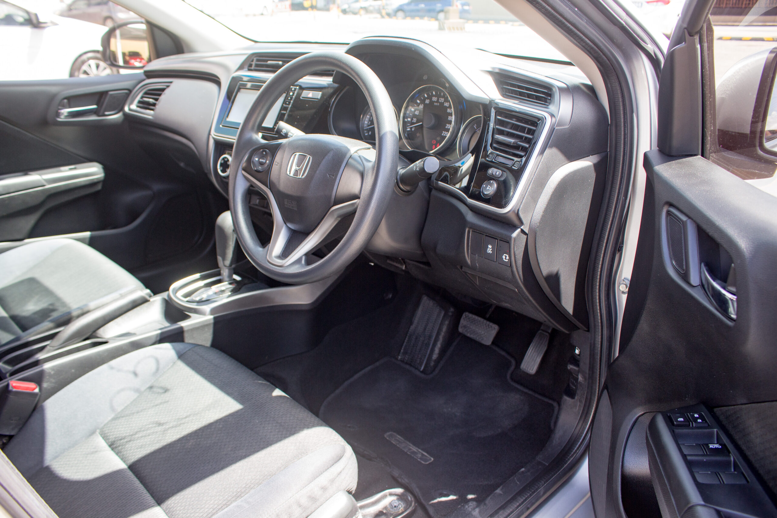 PEB 2021 Lunar Silver Honda City CNG