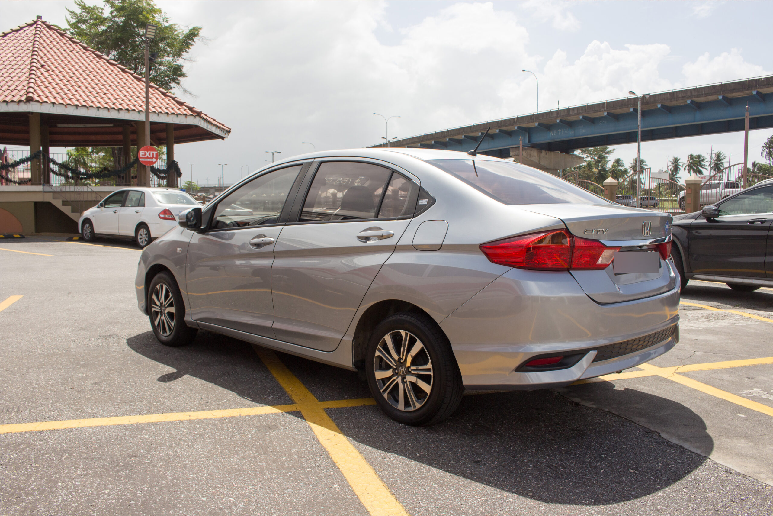 PEB 2021 Lunar Silver Honda City CNG