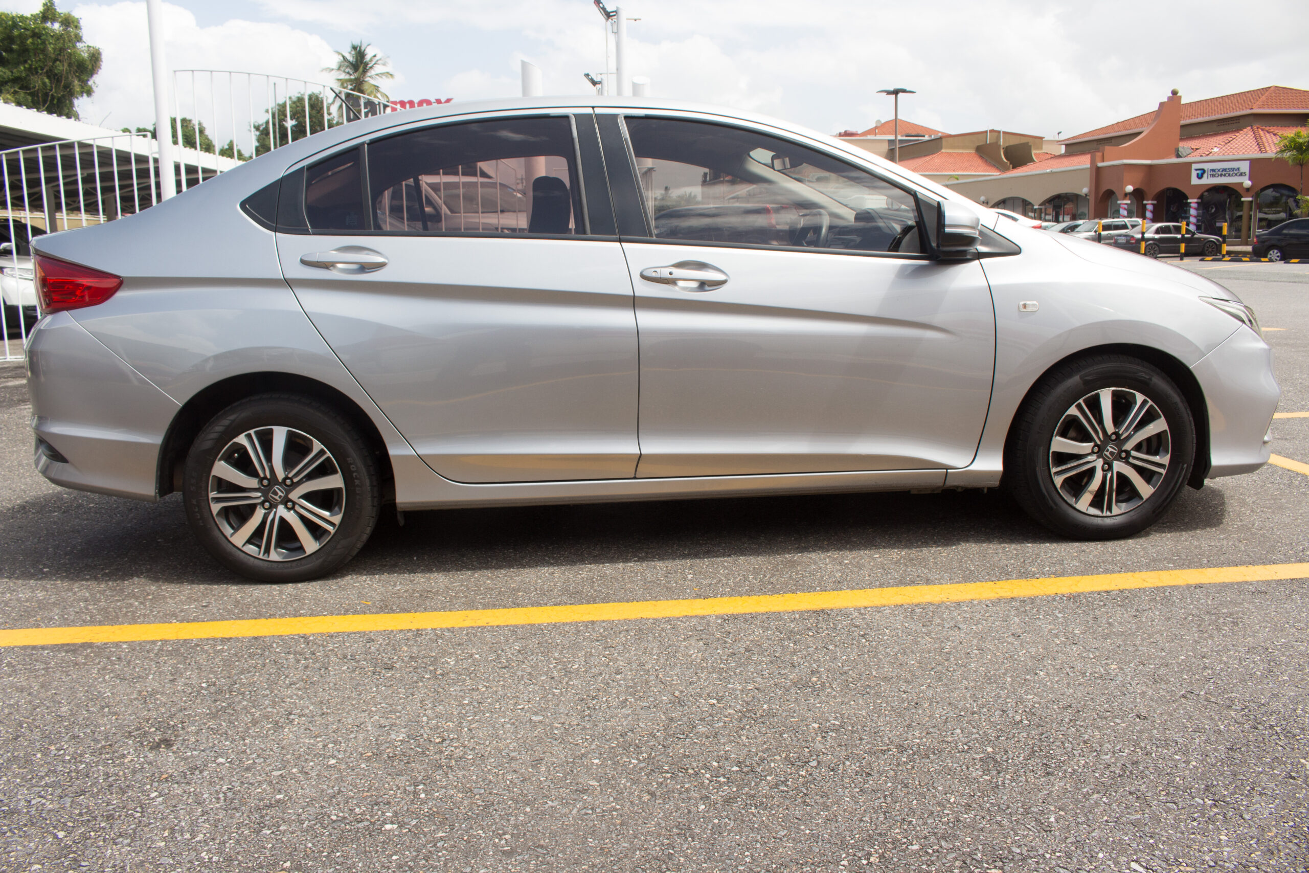 PEB 2021 Lunar Silver Honda City CNG