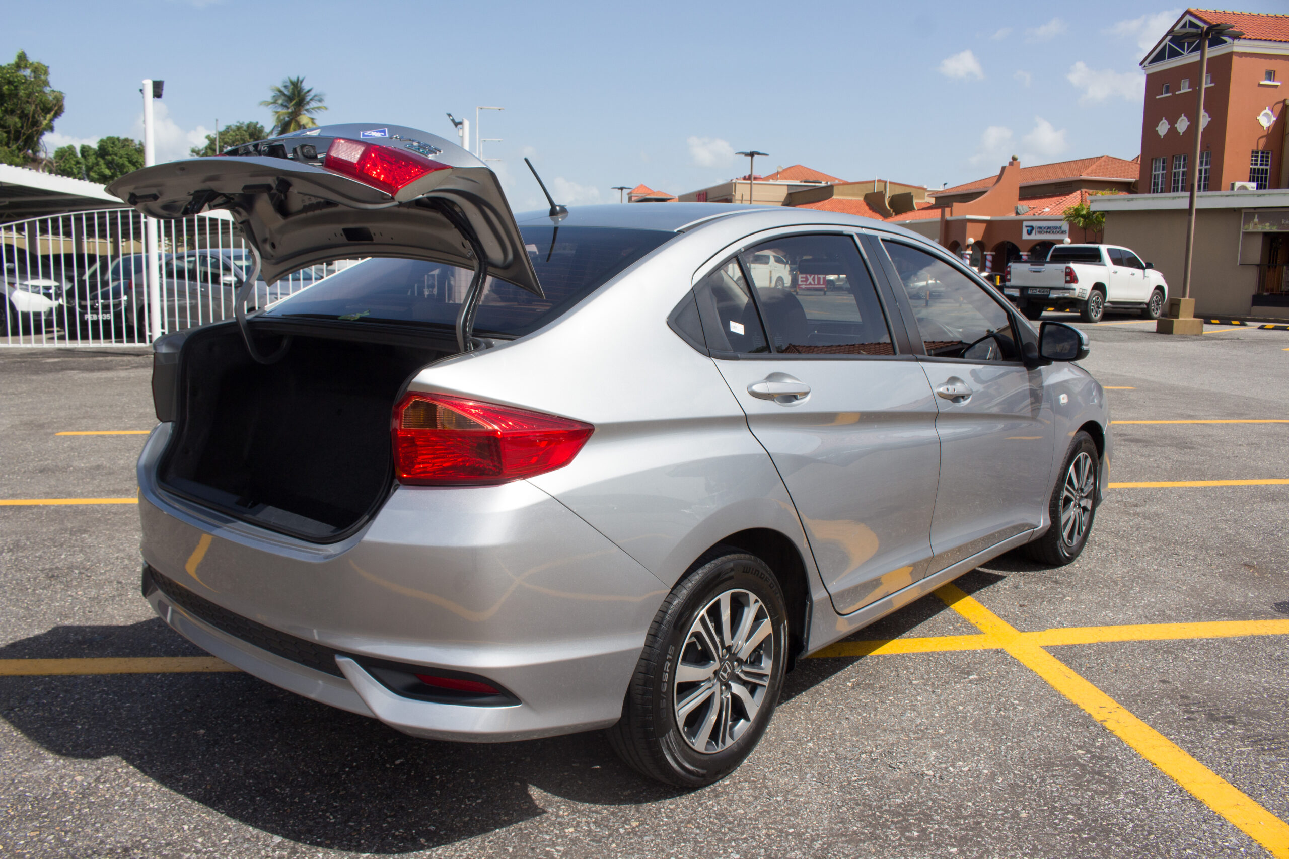 PEB 2021 Silver Honda City CNG