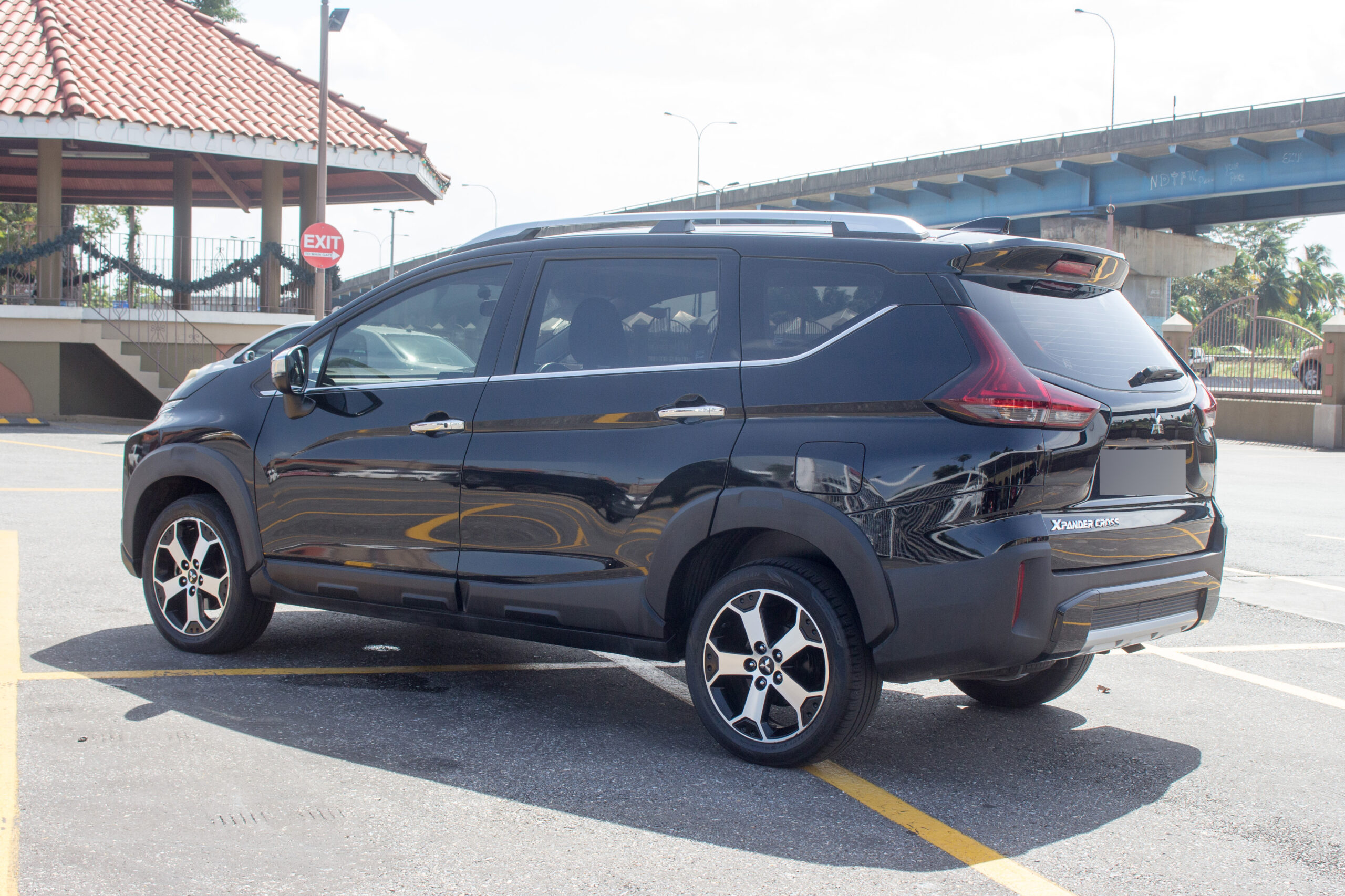 PED 2022 Black Mitsubishi Xpander Cross