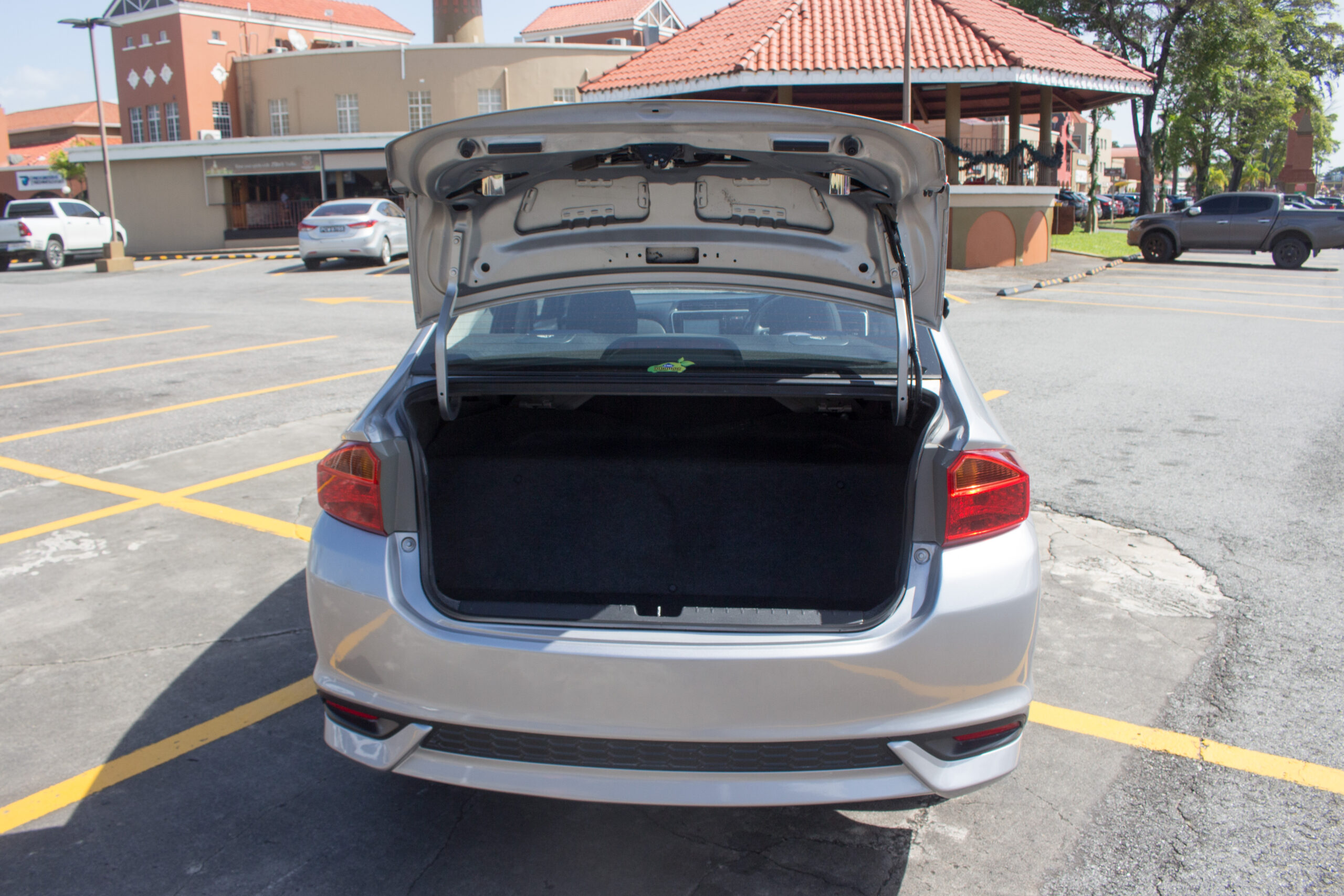 PEB 2011 Silver Honda City CNG