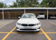 PEA 2020 White BMW 320i