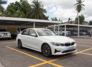 PEA 2020 White BMW 320i