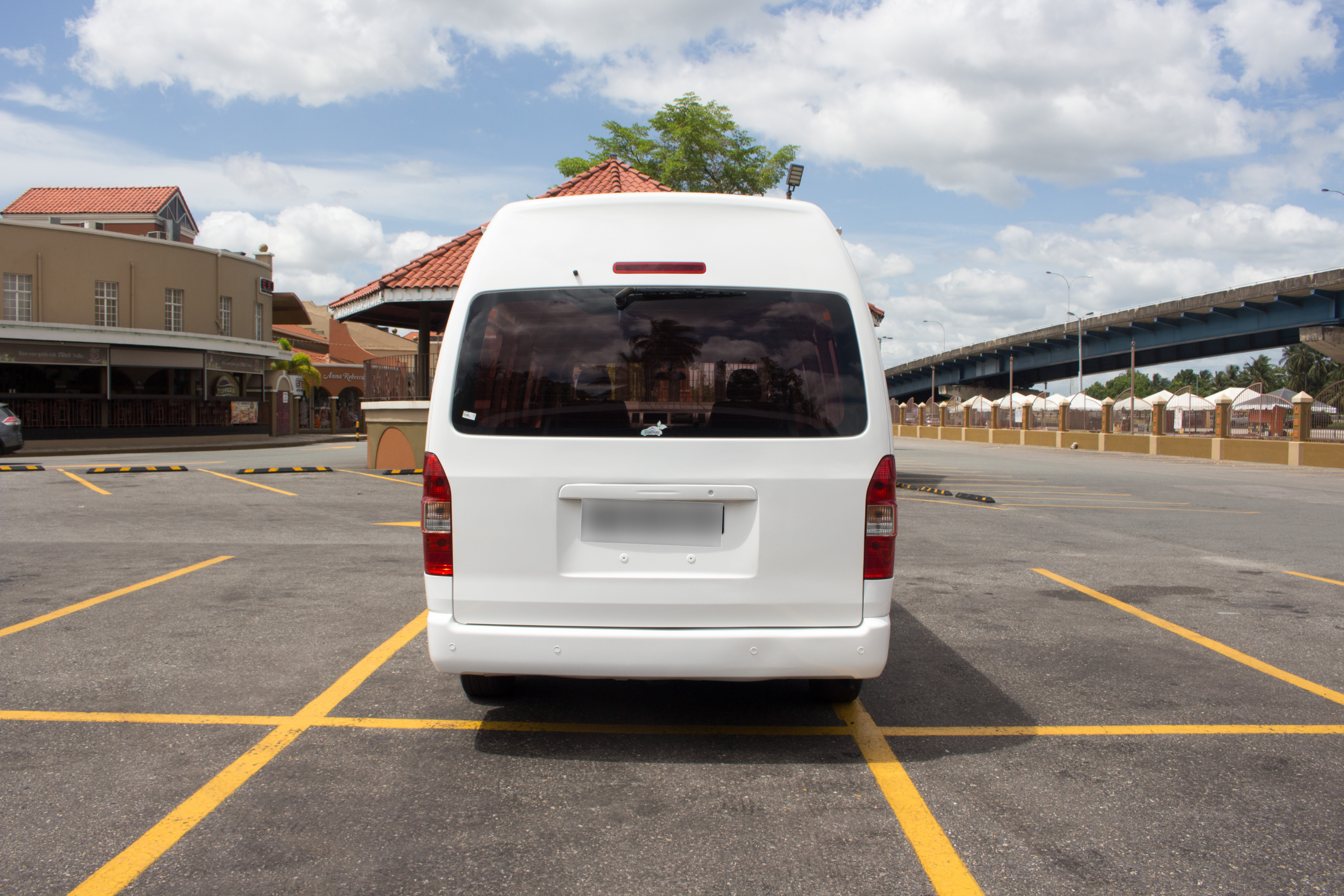 TED 2019 White Jinbei Panel Van