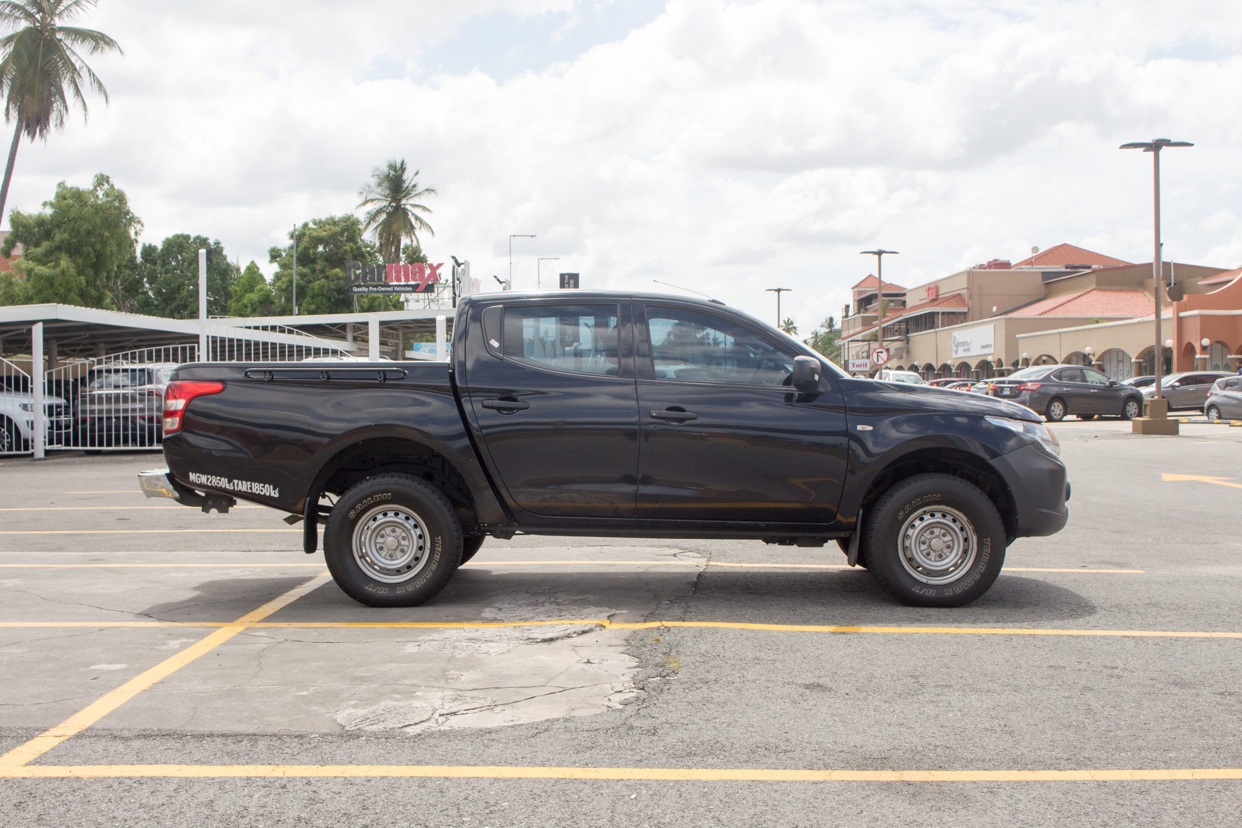 TDX 2019 Black Mitsubishi L200