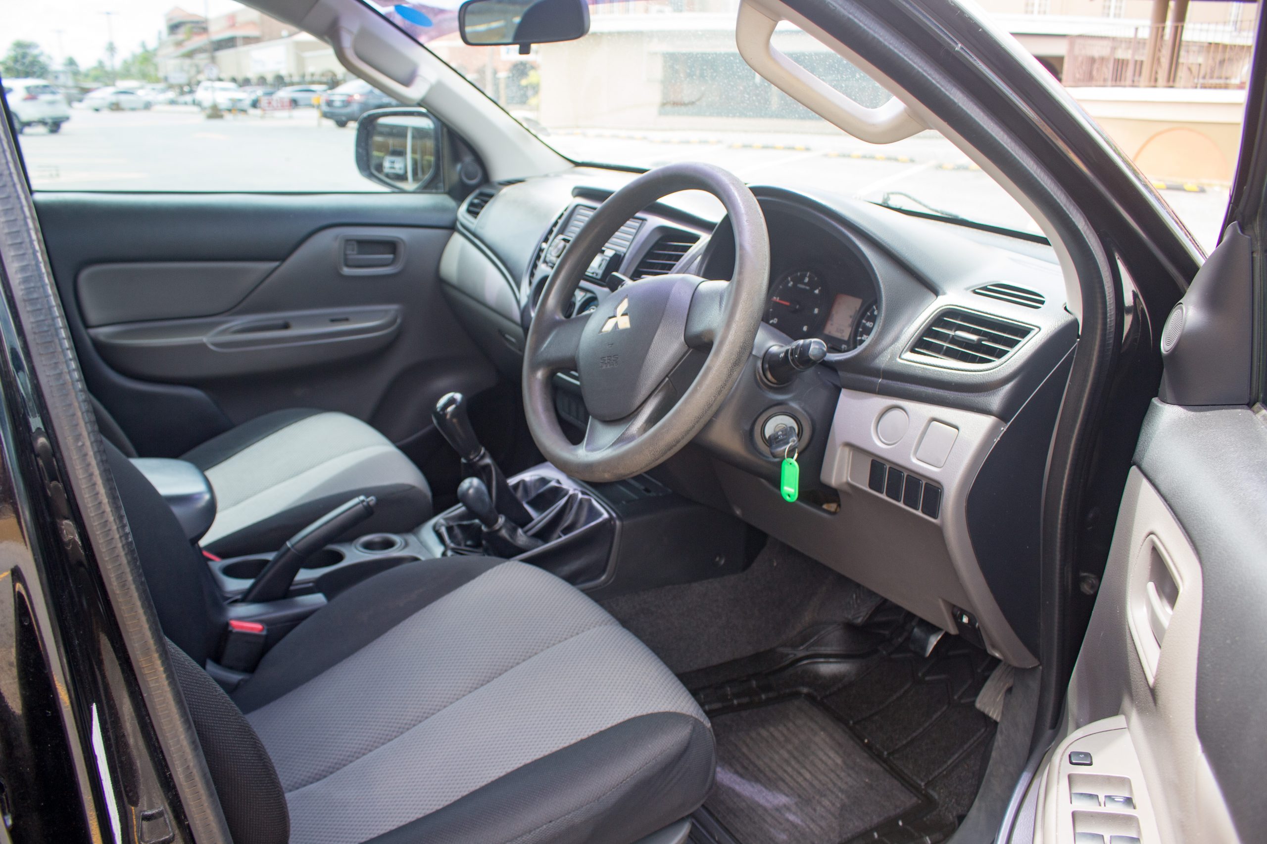 TDX 2019 Black Mitsubishi L200