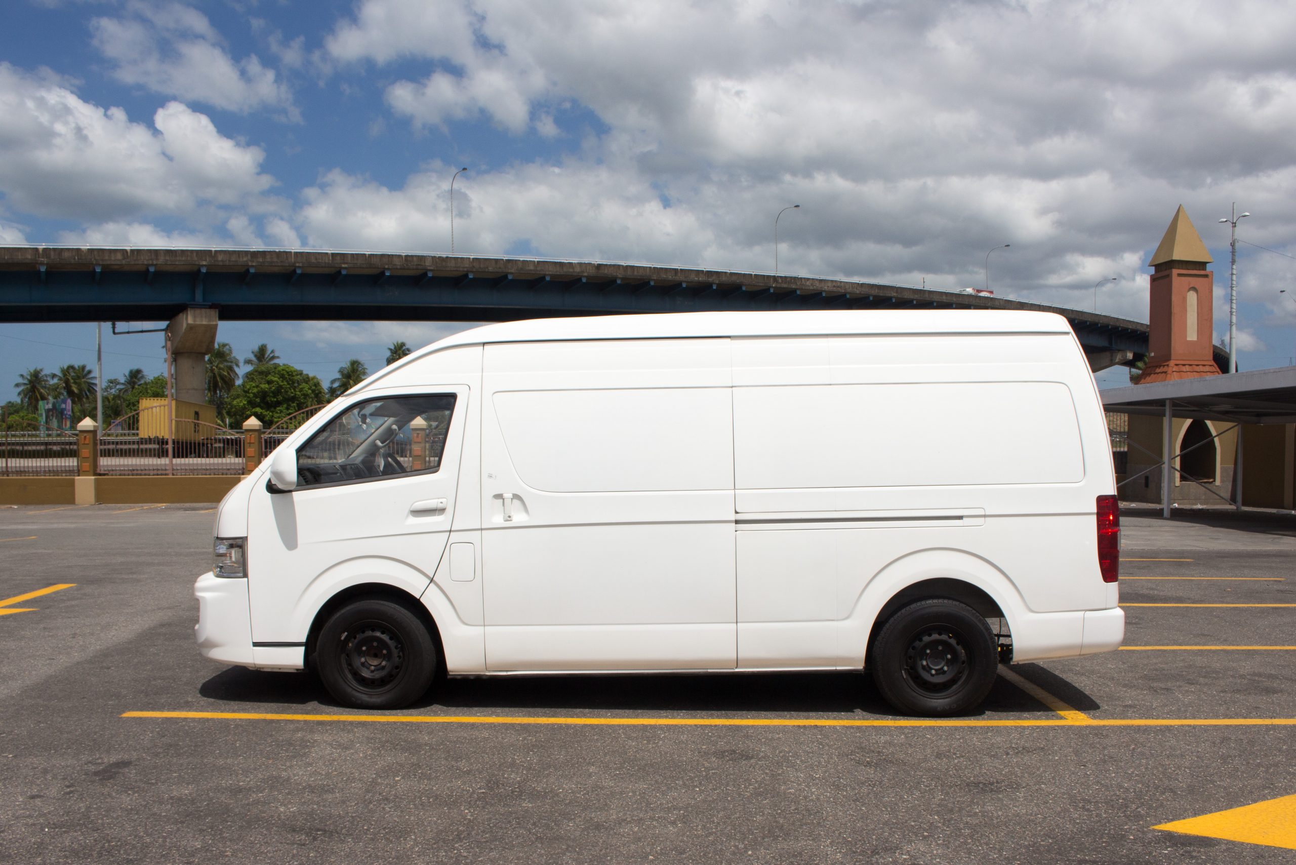 TED 2020 White Jinbei Panel van