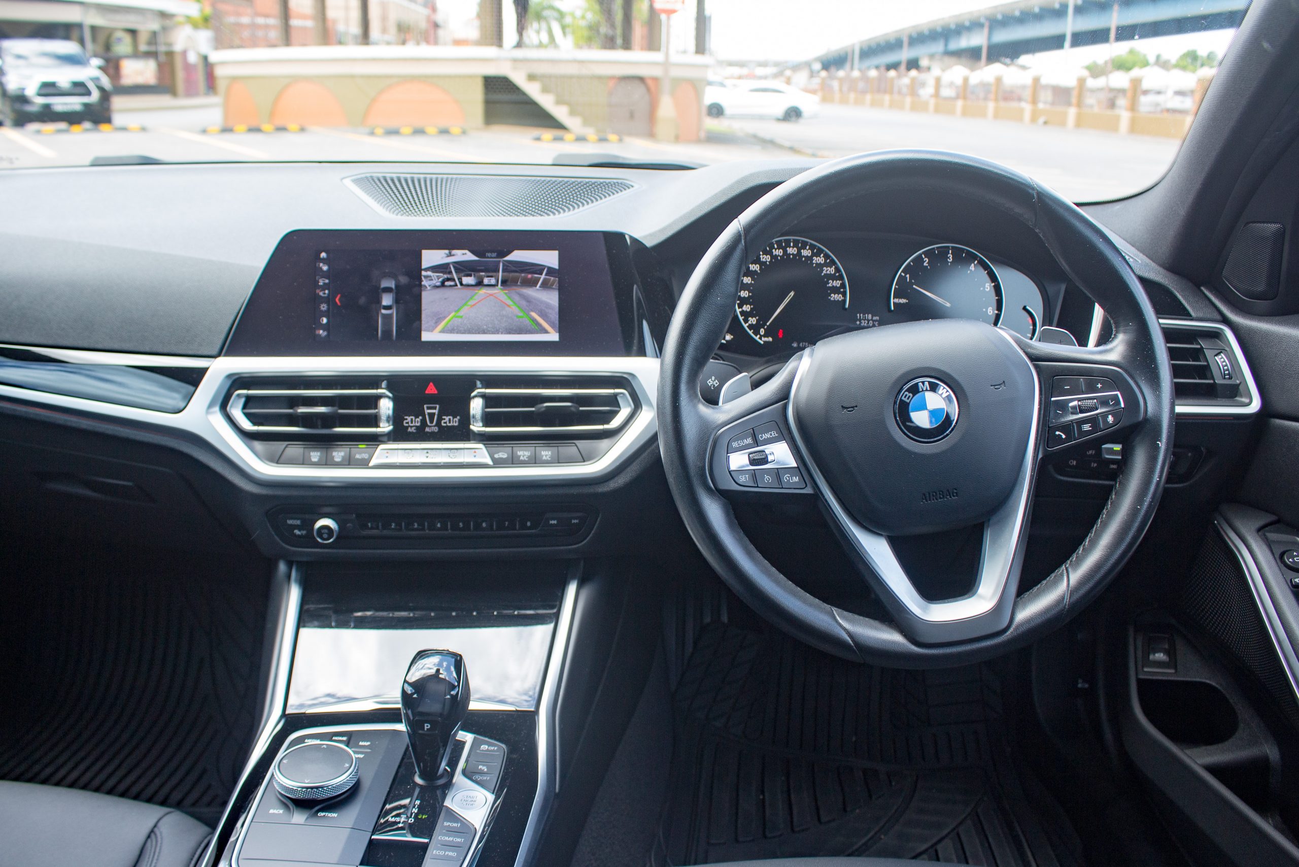 PEA 2020 White BMW 320i
