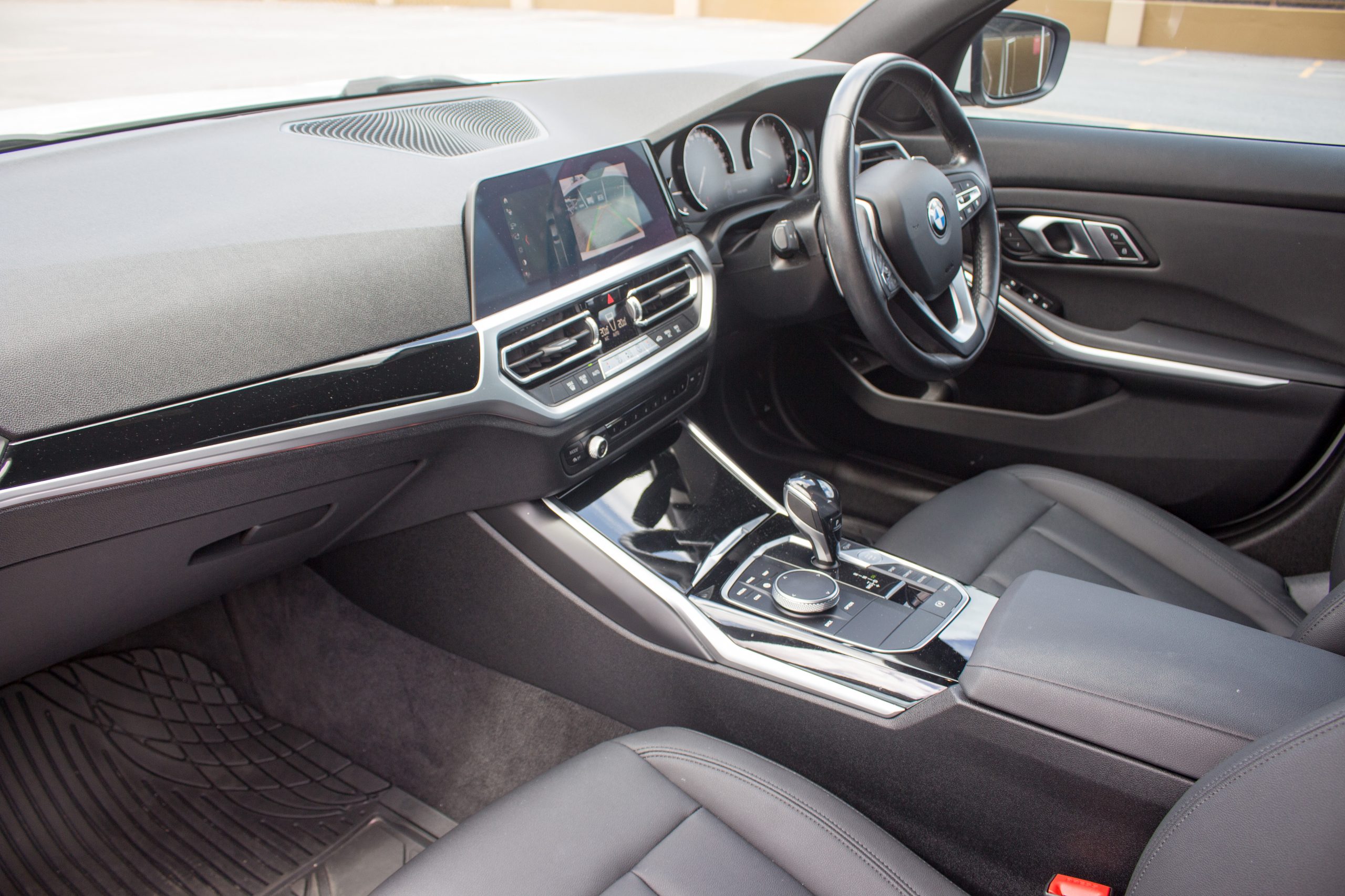 PEA 2020 White BMW 320i