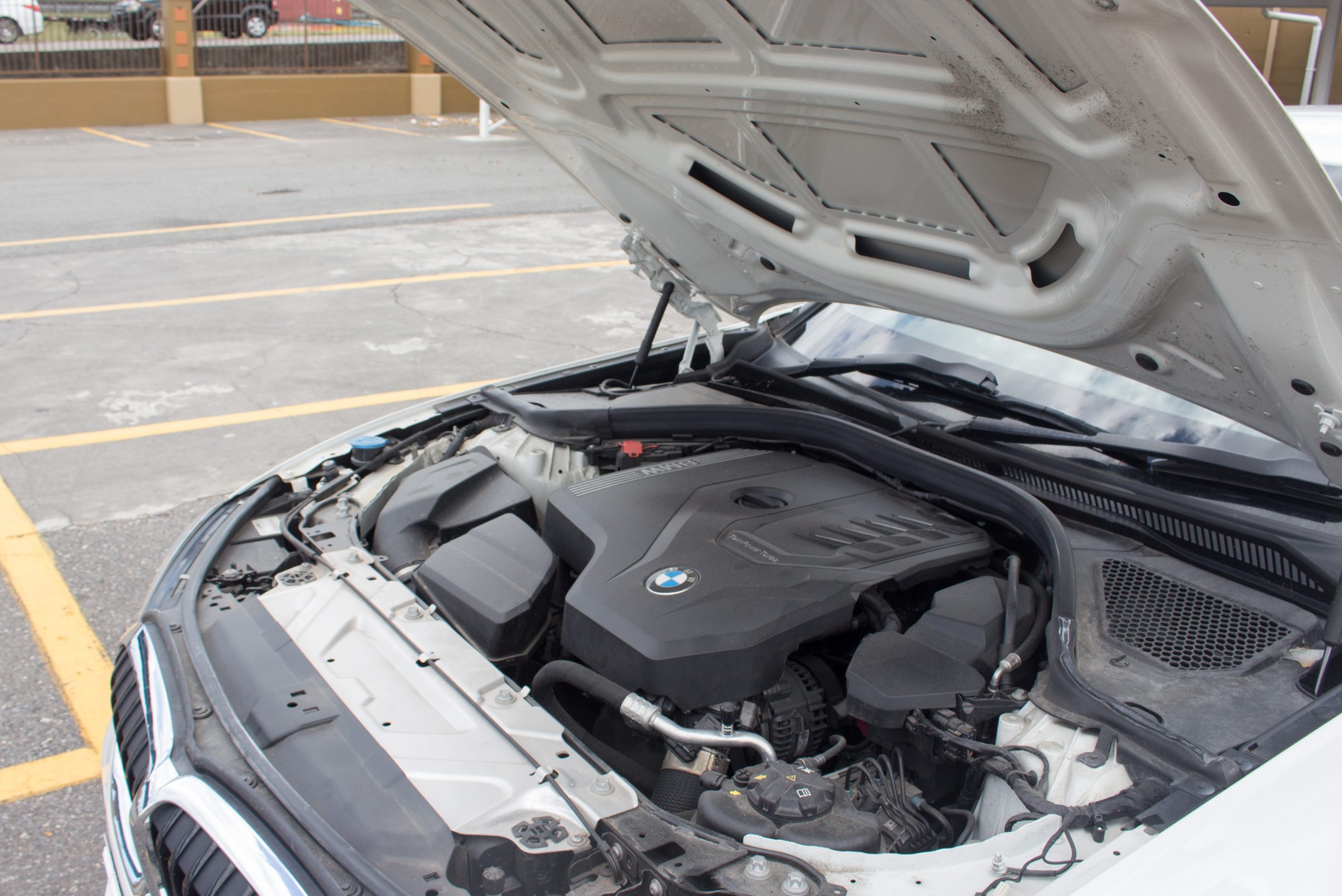 PEA 2020 White BMW 320i