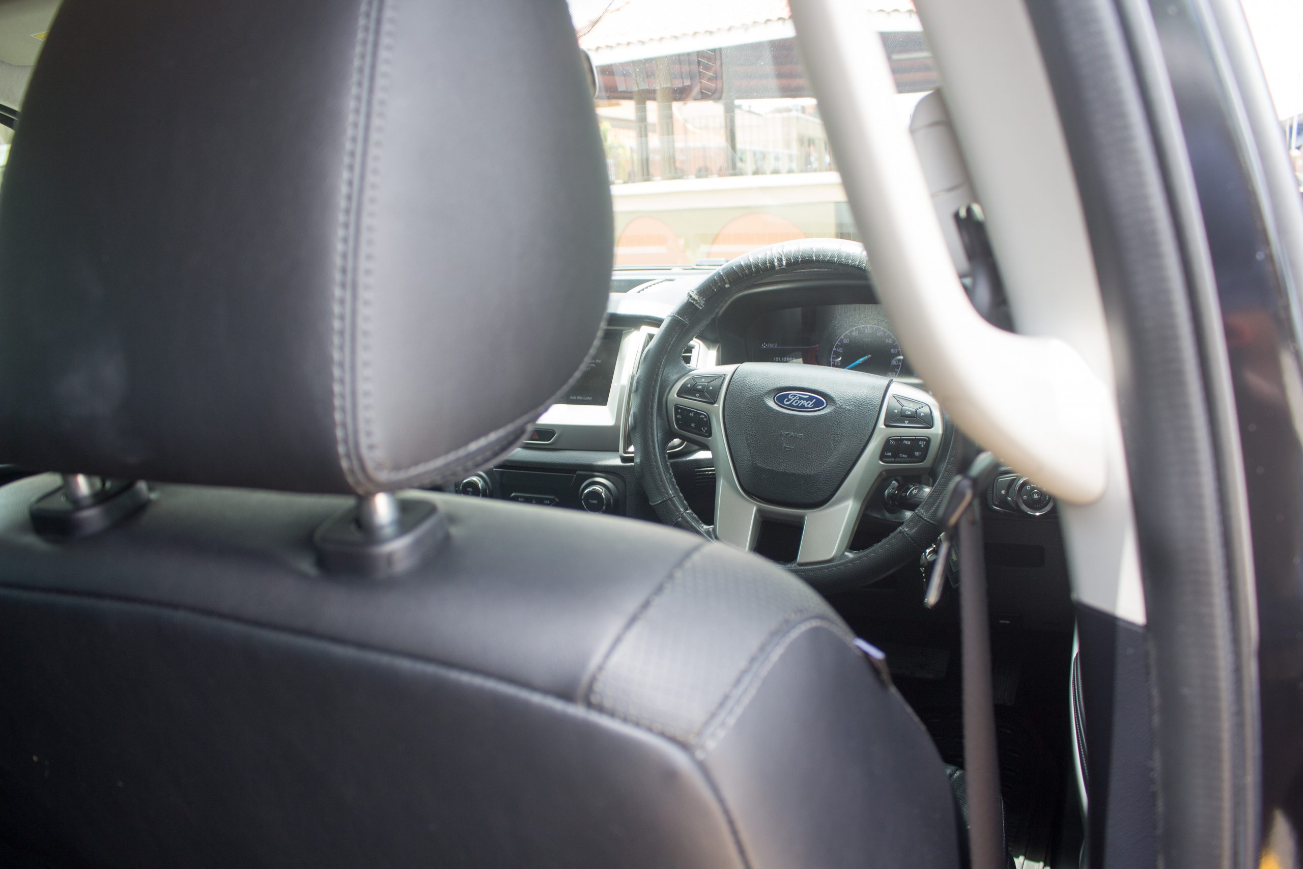 PEC 2019 Black Ford Everest